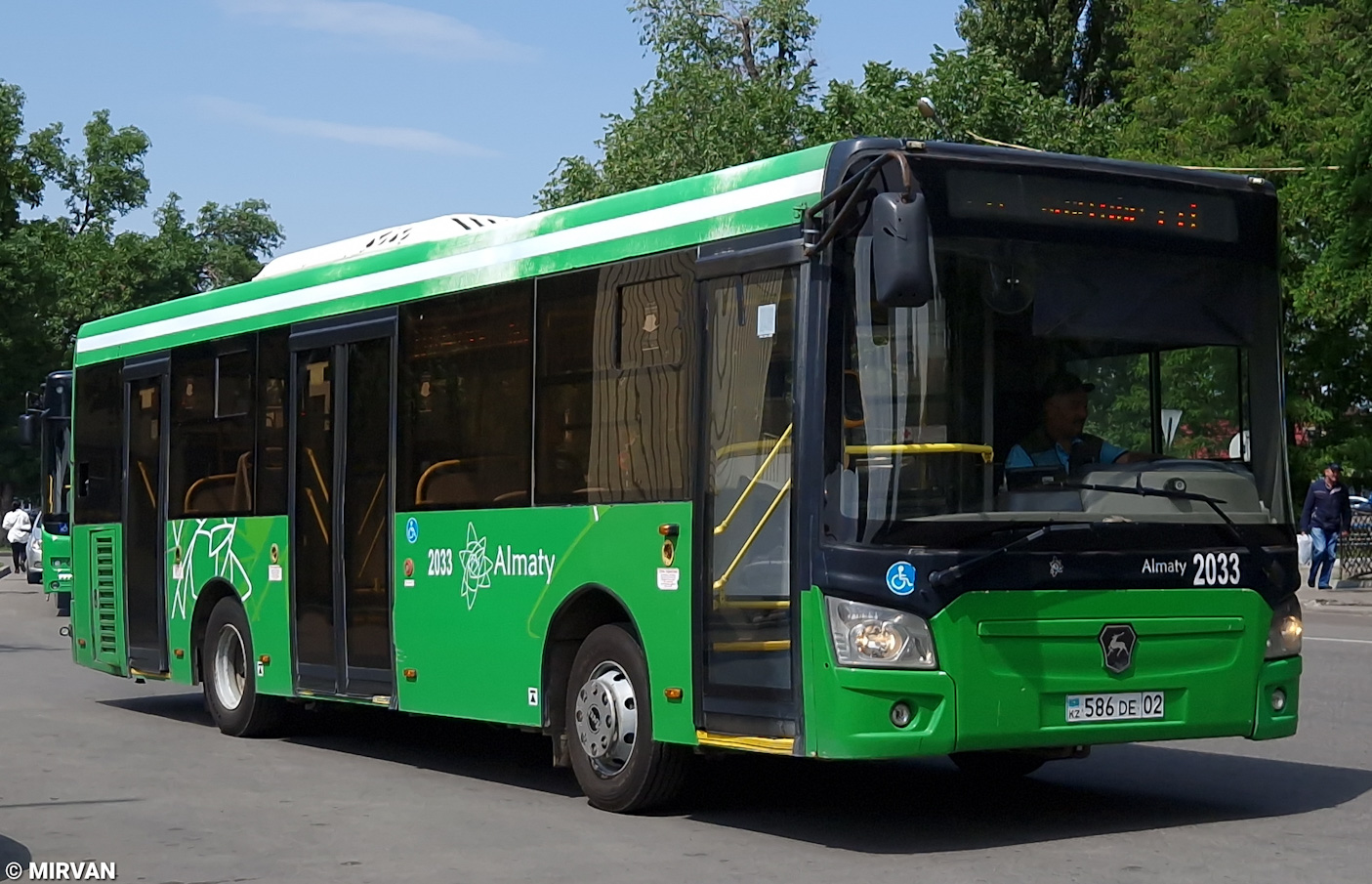 Алматы, ЛиАЗ-4292.60 (1-2-1) № 2033