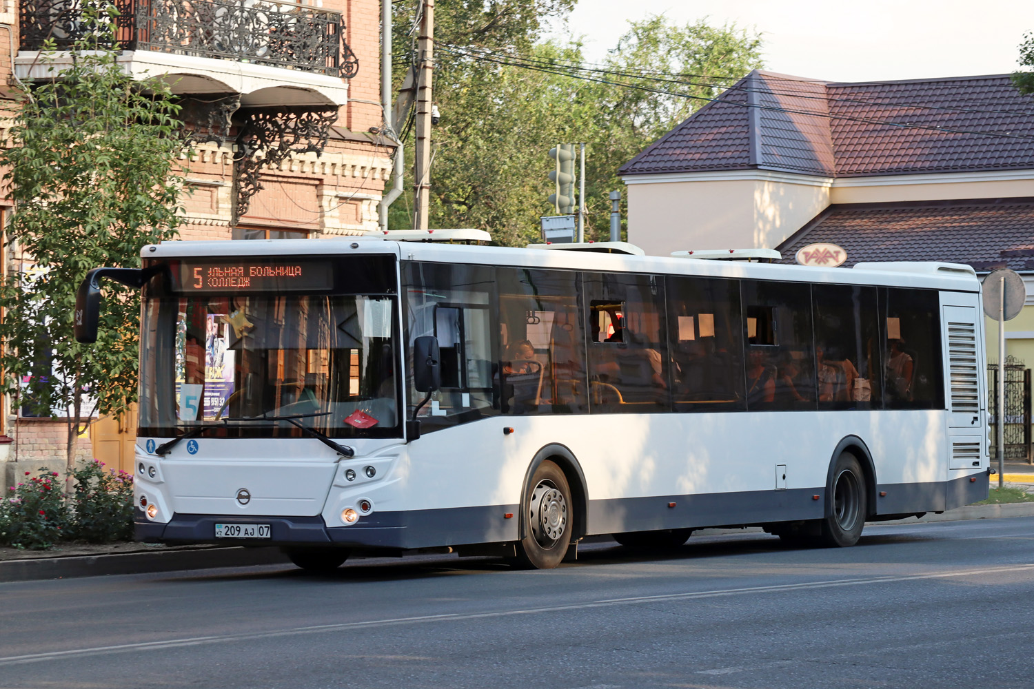 Западно-Казахстанская область, ЛиАЗ-5292.65 (СемАЗ) № 209 AJ 07
