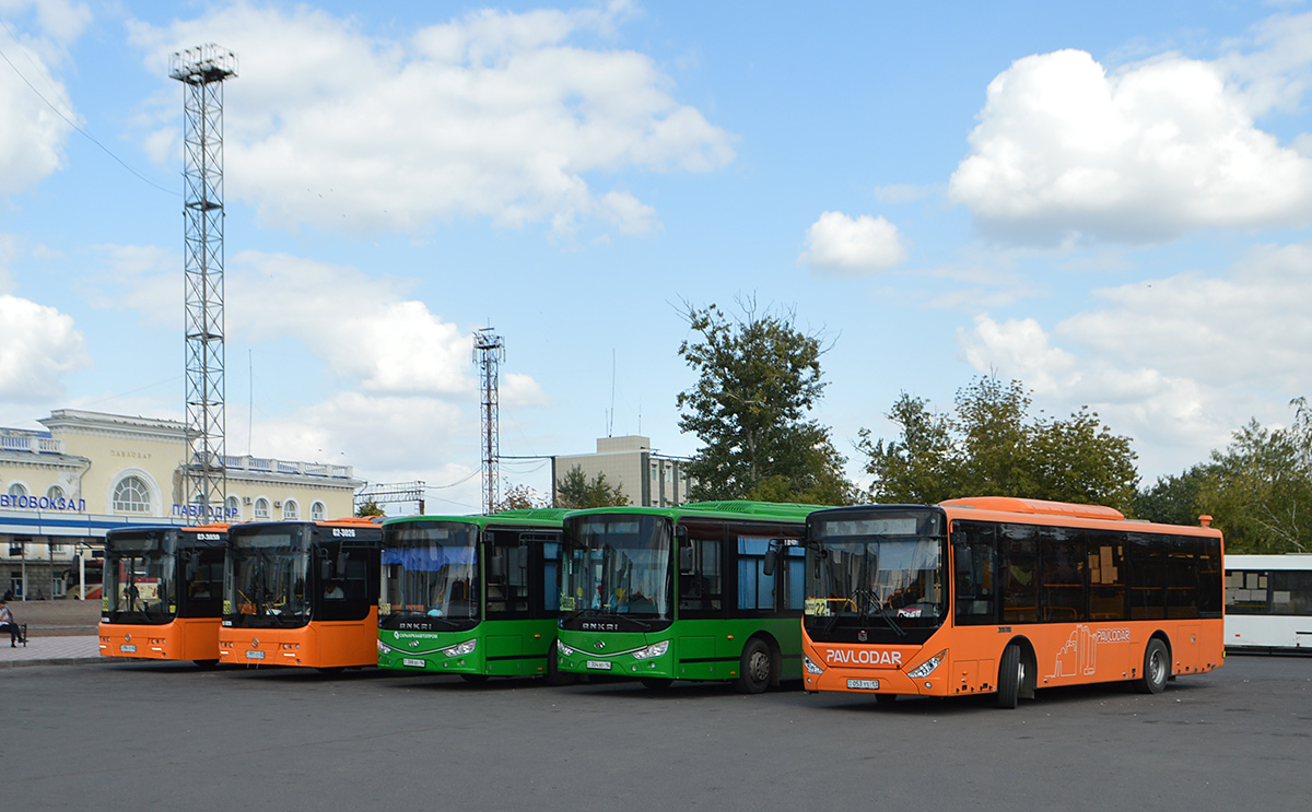 Павлодарская область, Zhong Tong LCK6105HG Fashion (СемАЗ) № 053 YS 13