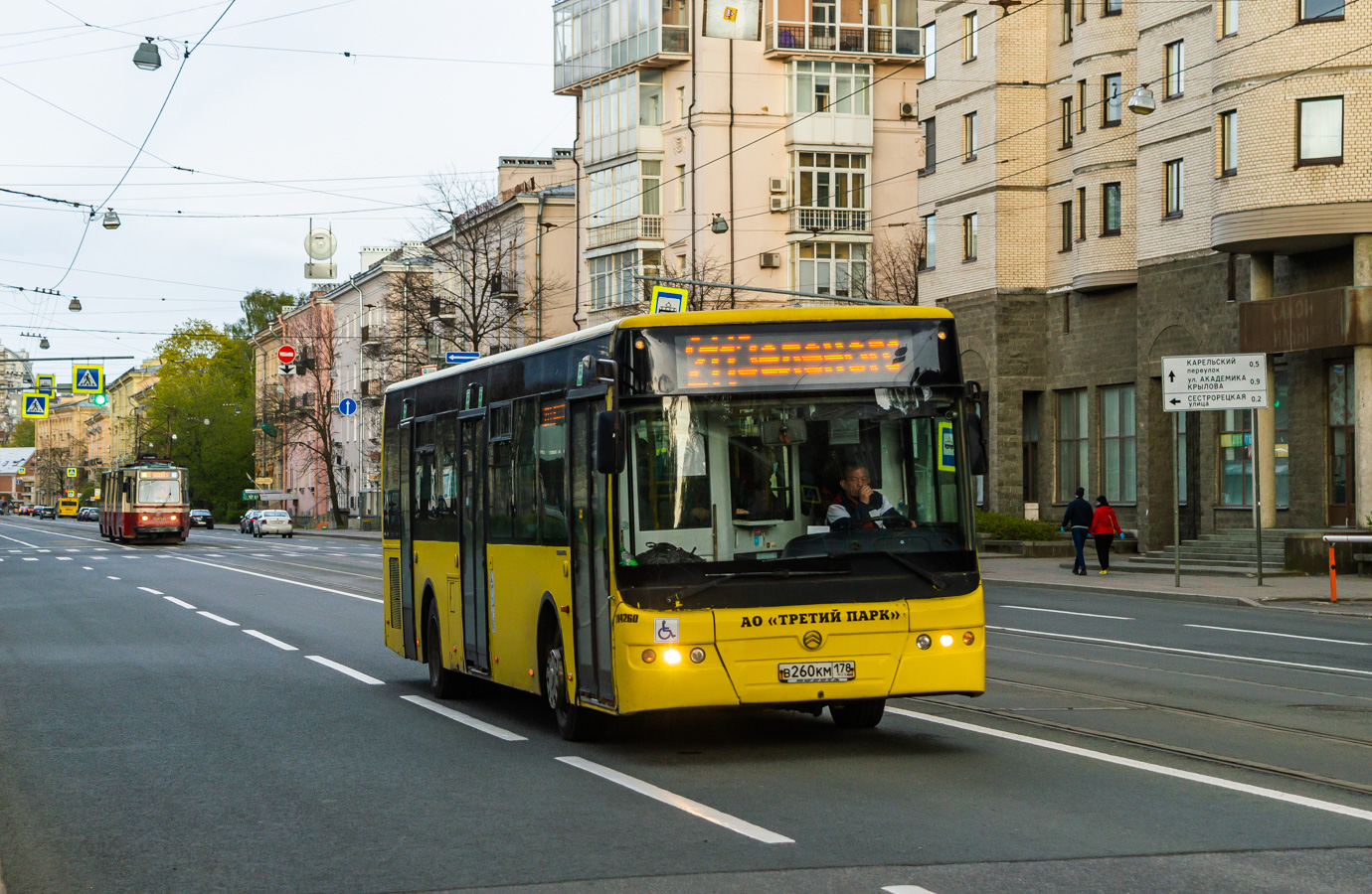 Санкт-Петербург, Golden Dragon XML6125CR № В 260 КМ 178