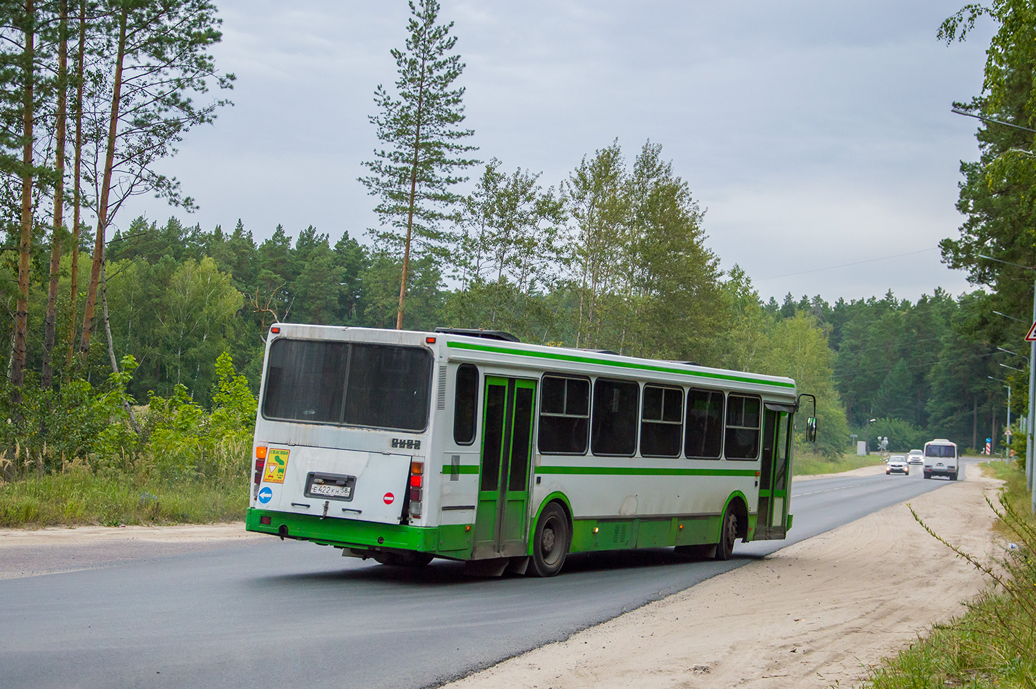 Пензенская область, ЛиАЗ-5256.40-01 № Е 422 КН 58