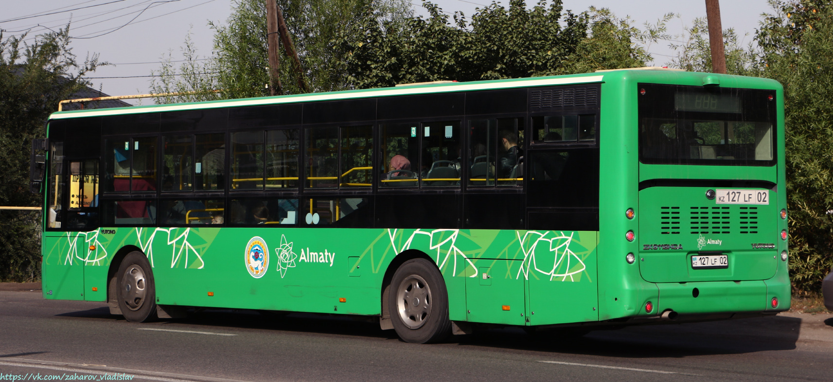 Алматы, Yutong ZK6118HGA № 127 LF 02