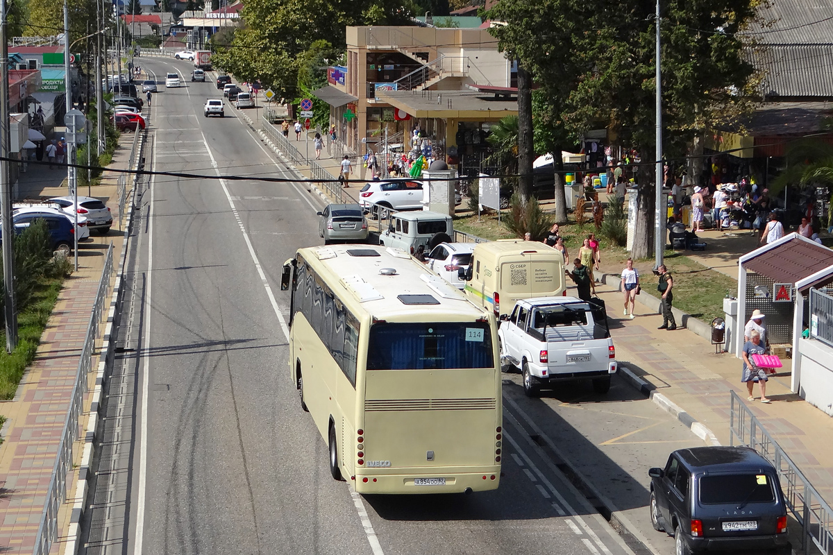 Республика Крым, Andecar Viana № А 854 ОО 82