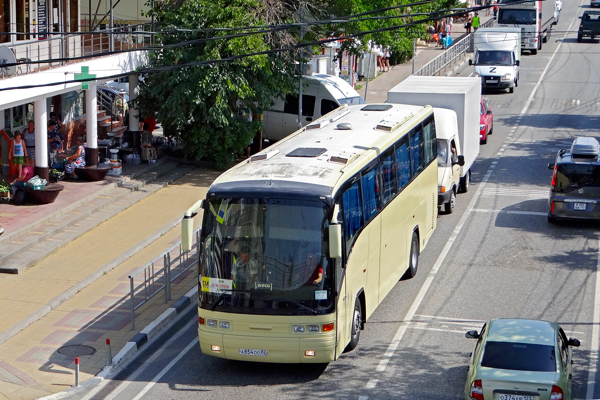 Республика Крым, Andecar Viana № А 854 ОО 82