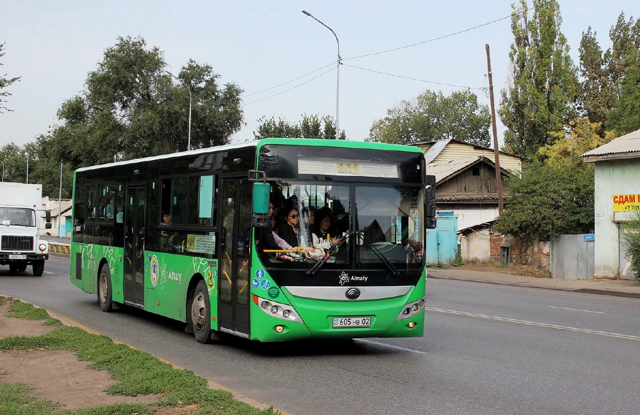 Алматы, Yutong ZK6118HGA № 605 HB 02