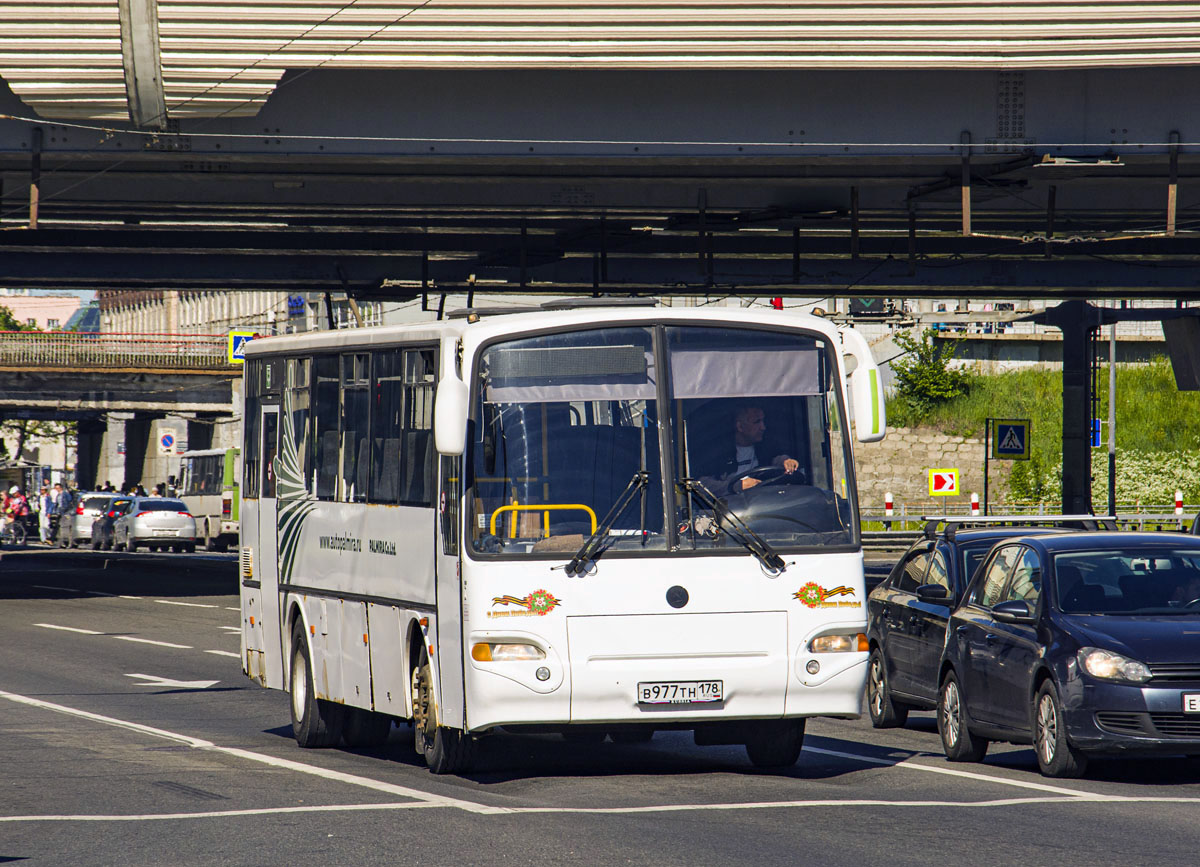 Санкт-Петербург, КАвЗ-4238-42 № В 977 ТН 178