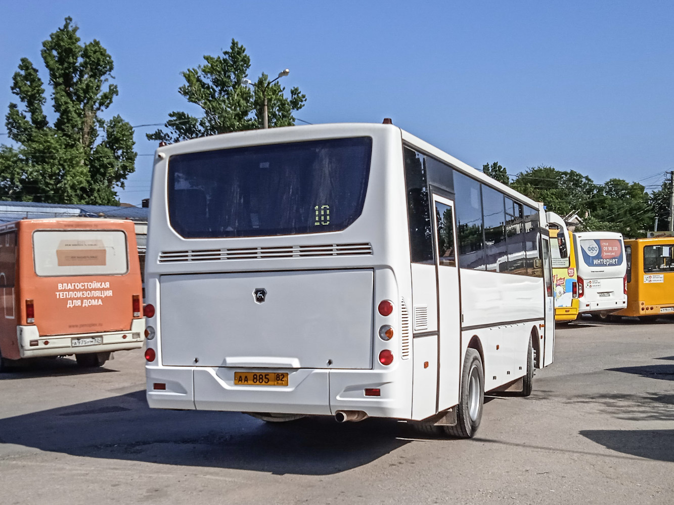 Республика Крым, КАвЗ-4235-61 № АА 885 82