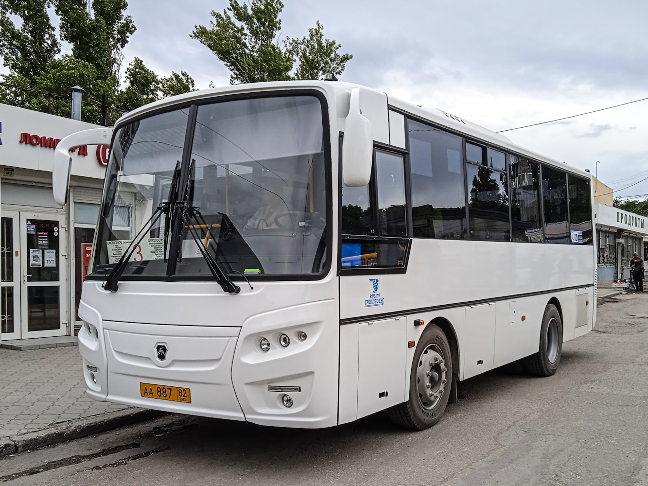 Республика Крым, КАвЗ-4235-61 № АА 887 82