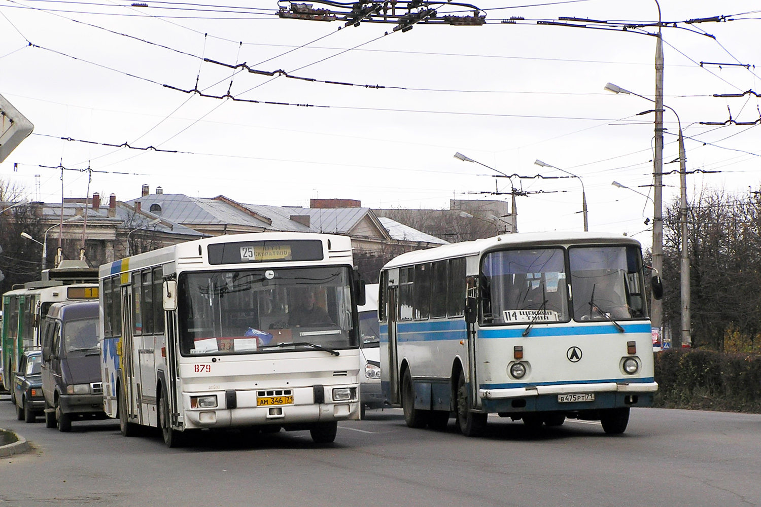Тульская область, Renault PR100 (Safra) № 879; Тульская область, ЛАЗ-695Н № В 475 РТ 71