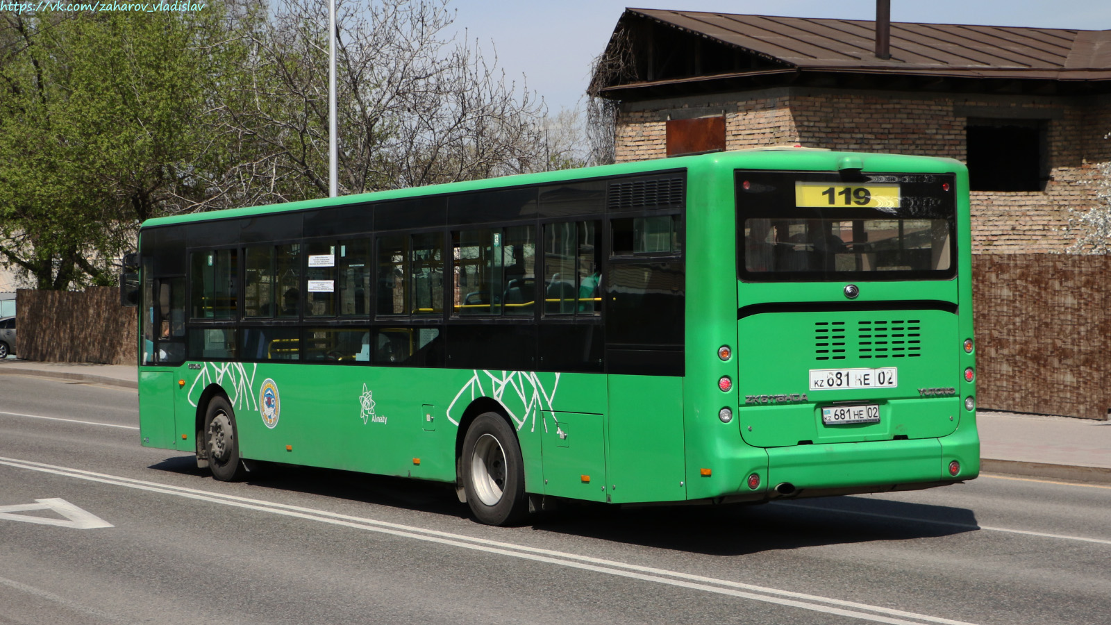 Алматы, Yutong ZK6118HGA № 681 HE 02