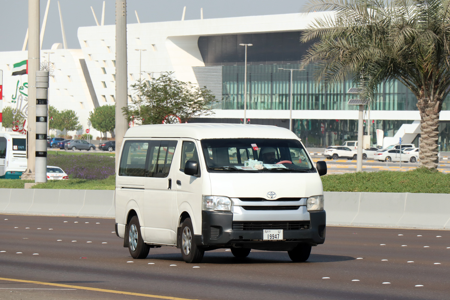 ОАЭ, Toyota HiAce (V H200) № U 19947