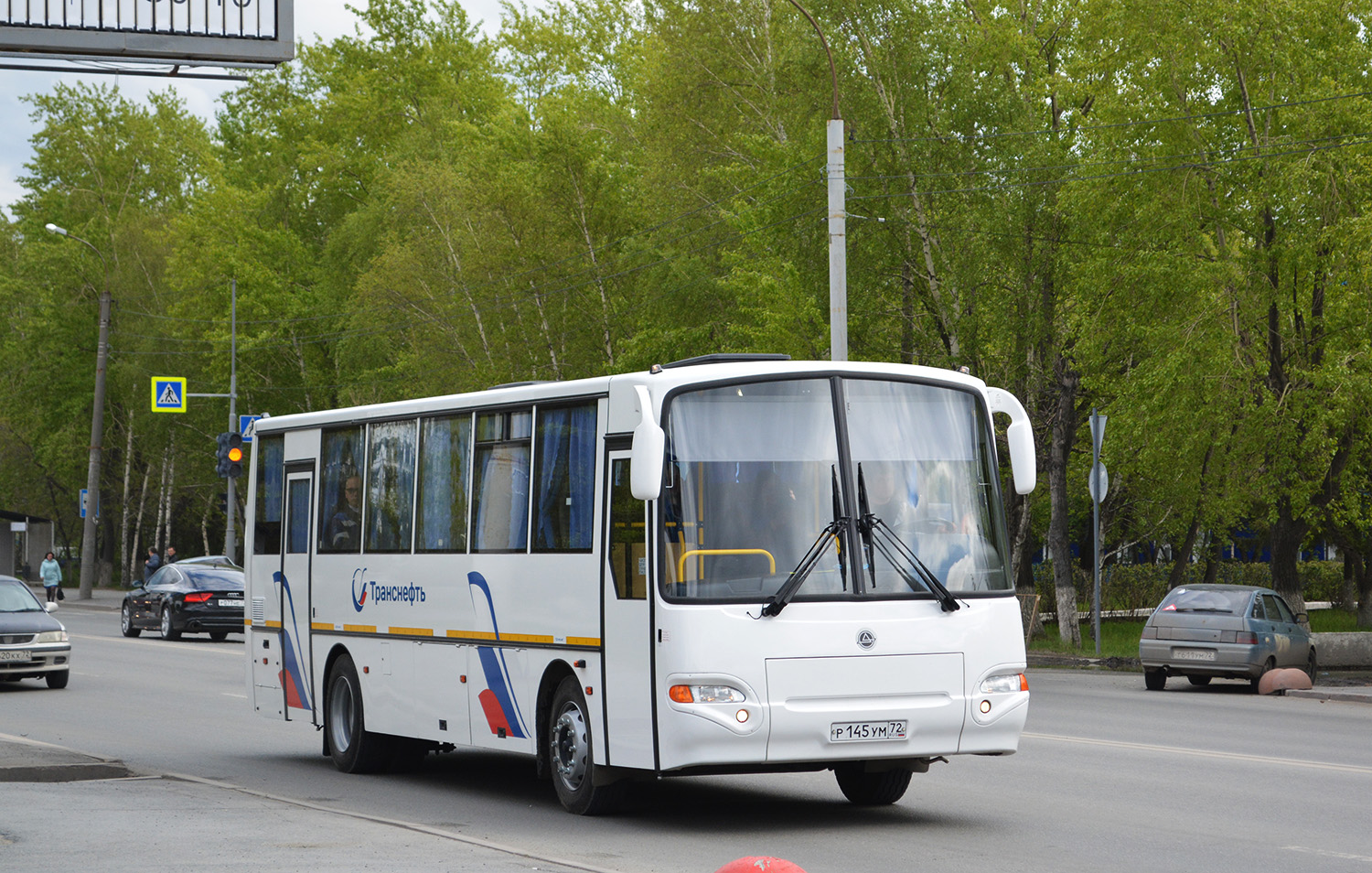 Тюменская область, КАвЗ-4238-42 № Р 145 УМ 72