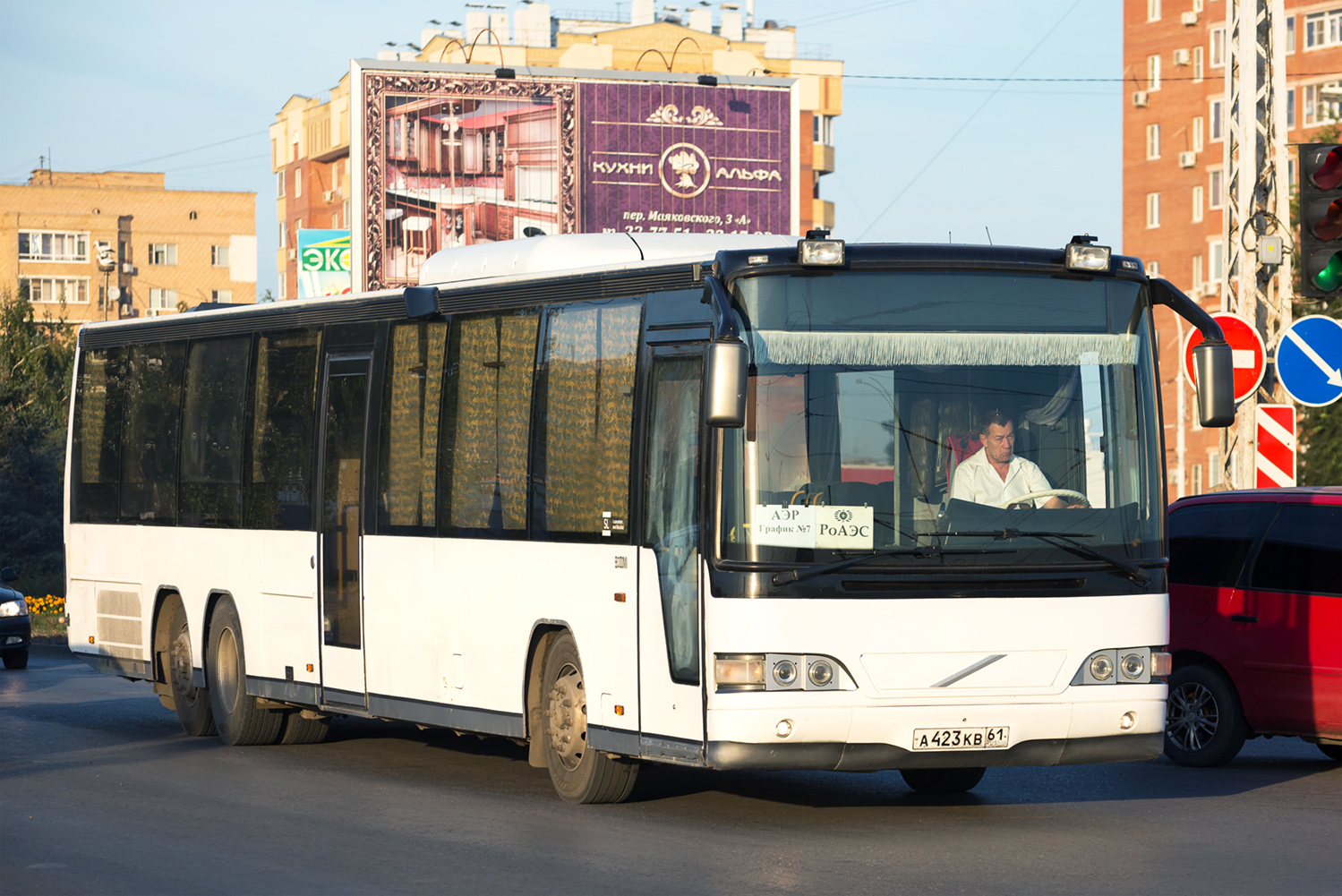 Ростовская область, Carrus Vega L № А 423 КВ 61