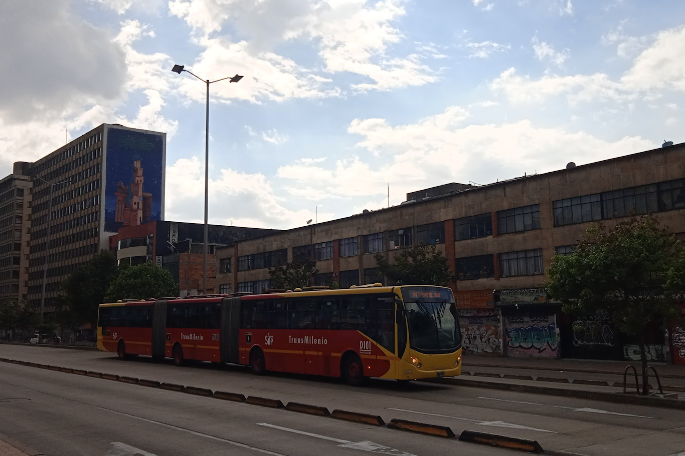 Колумбия, Busscar Urbanuss Pluss Biarticulado № D101
