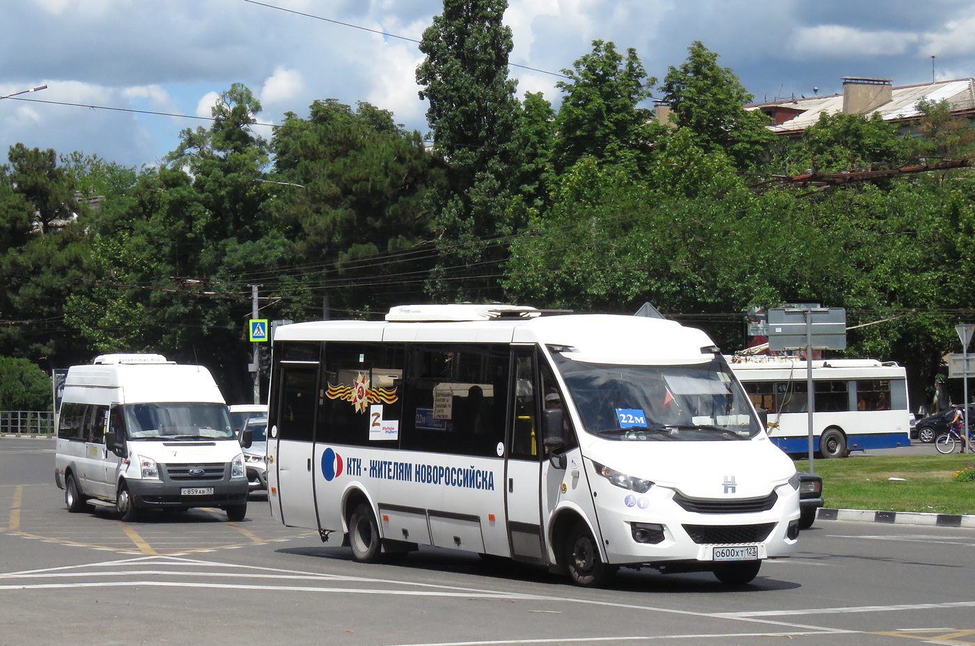 Краснодарский край, Имя-М-3006 (X89) (Ford Transit) № С 859 АВ 93; Краснодарский край, Неман-420211-511 № О 600 ХТ 123