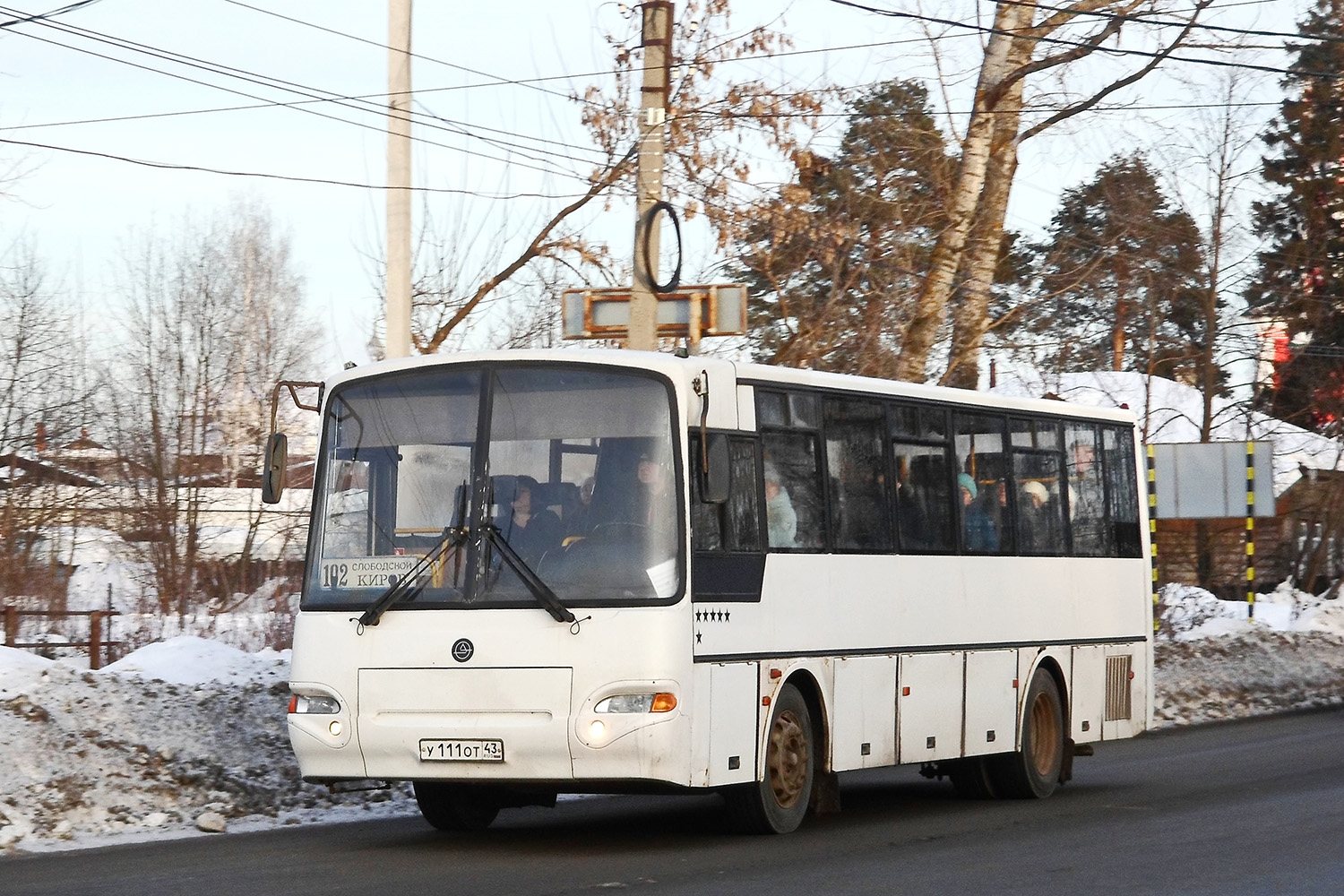 Кировская область, КАвЗ-4238-41 № У 111 ОТ 43