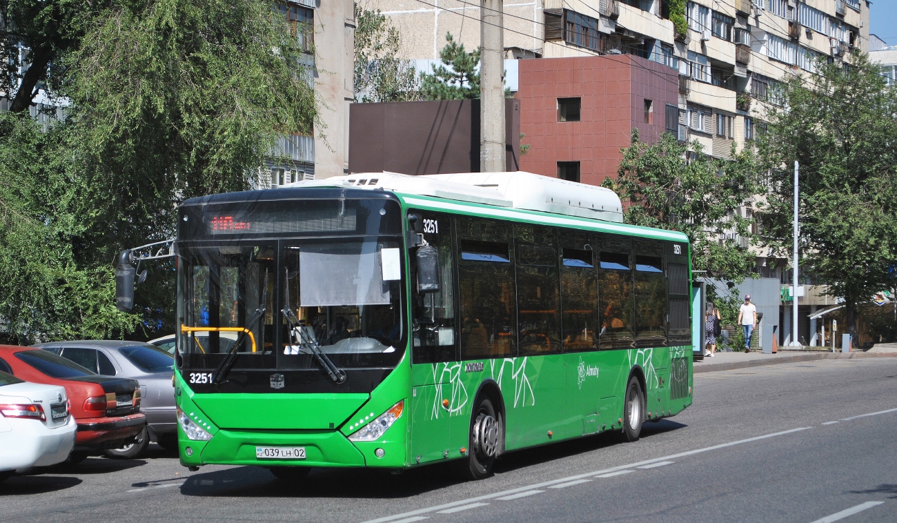 Алматы, Zhong Tong LCK6125HGAN № 3251