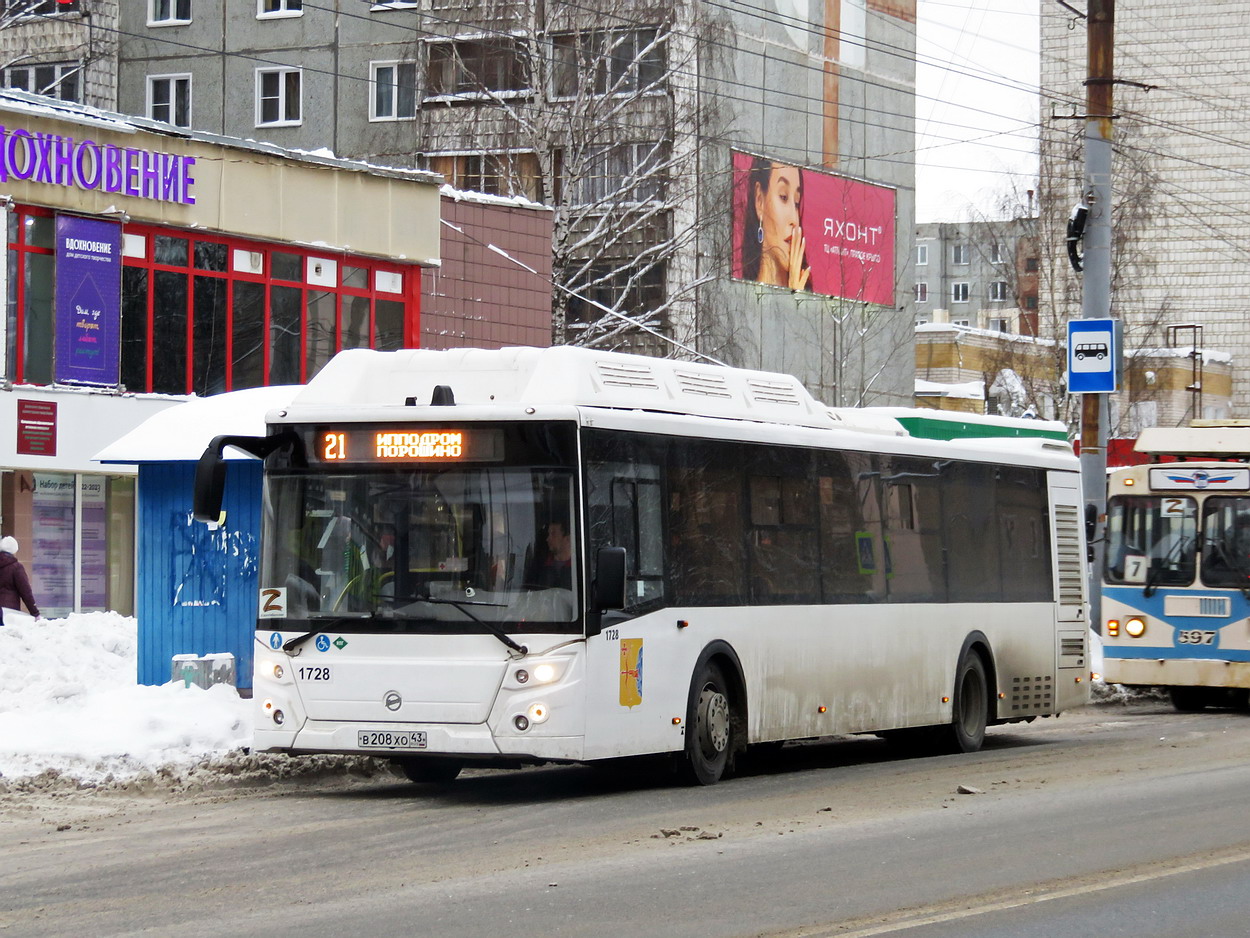 Кировская область, ЛиАЗ-5292.67 (CNG) № В 208 ХО 43