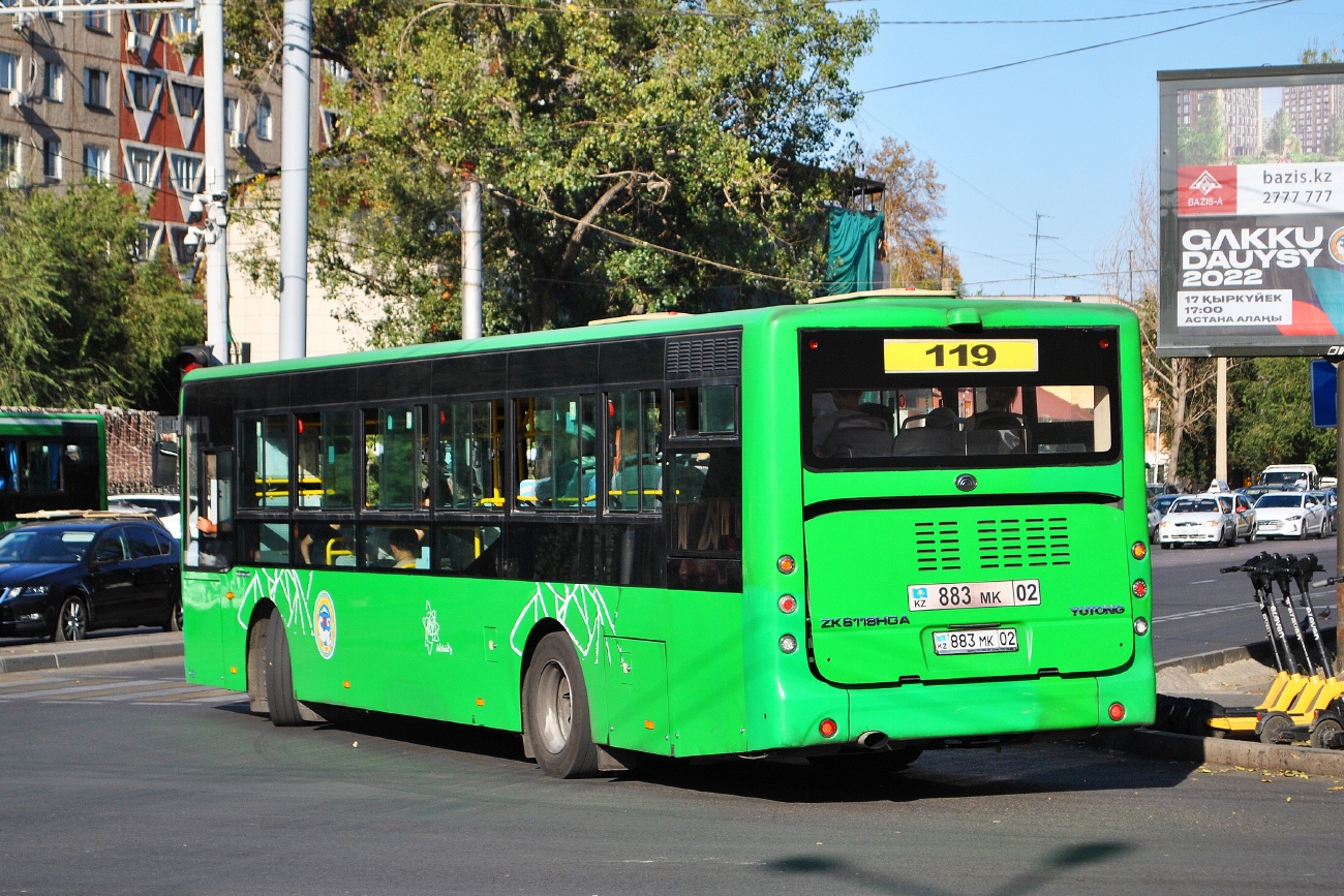Алматы, Yutong ZK6118HGA № 883 MK 02