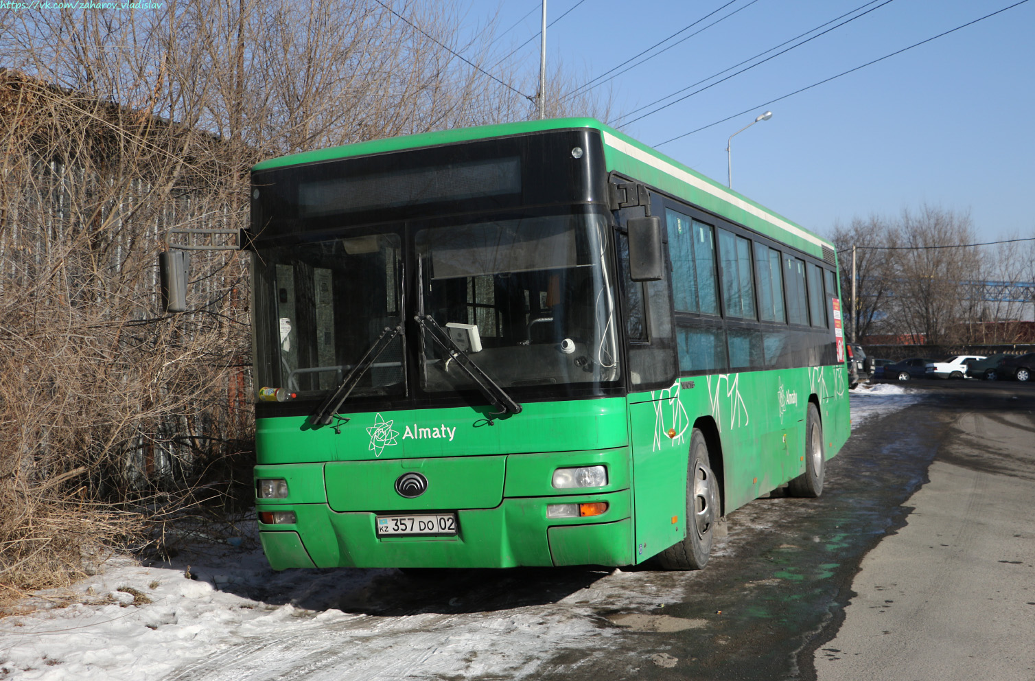 Алматы, Yutong ZK6108HGH № 357 DO 02