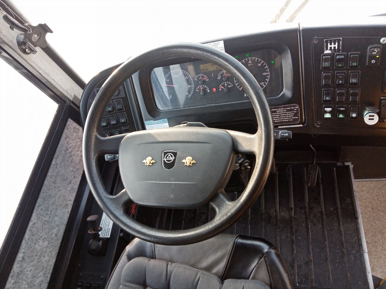 Иркутская область, КАвЗ-4235-61 № Е 802 ЕТ 138