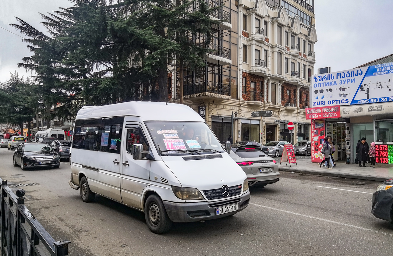 Грузия, Mercedes-Benz Sprinter W901/W902 208CDI № NT-061-TN