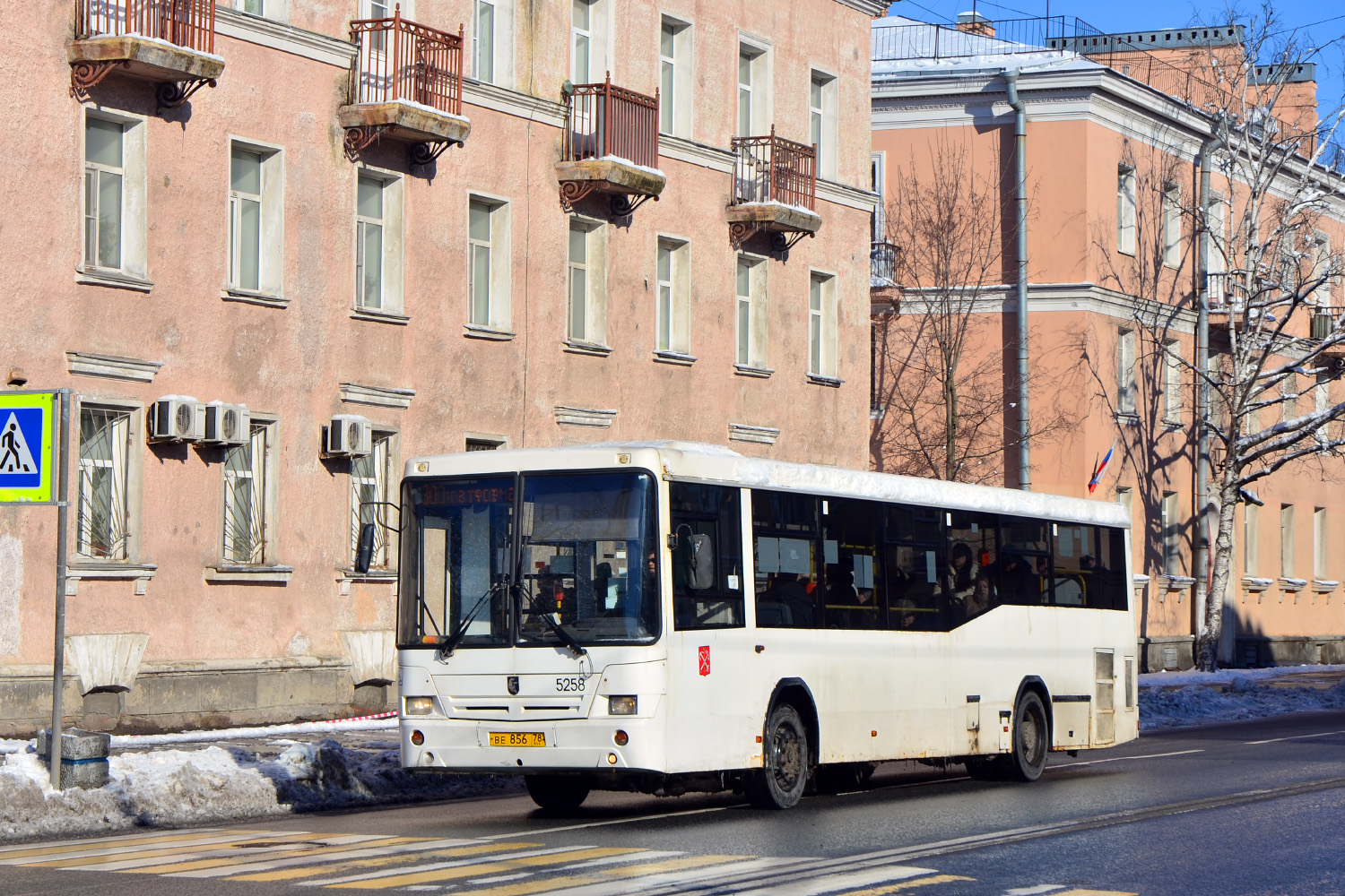 Sankt Peterburgas, NefAZ-5299-30-32 Nr. 5258