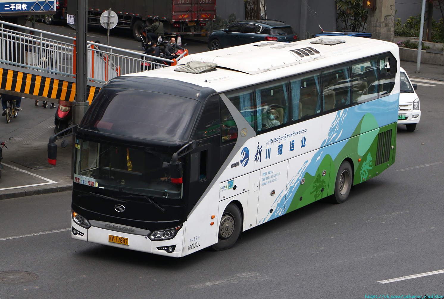 Китай, King Long XMQ6125HYD5B № 川V 17847