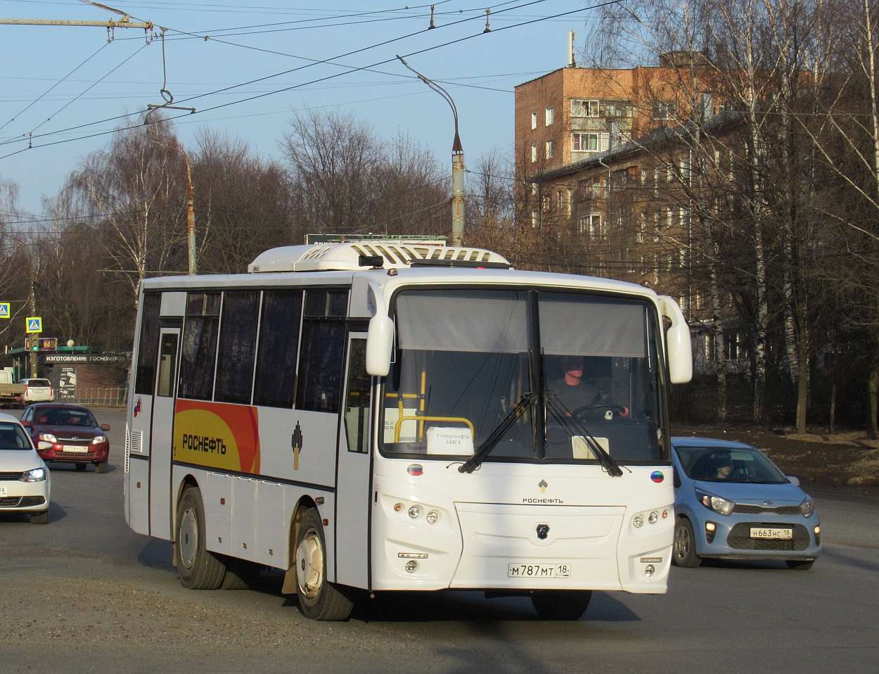 Удмуртия, КАвЗ-4235-61 № М 787 МТ 18