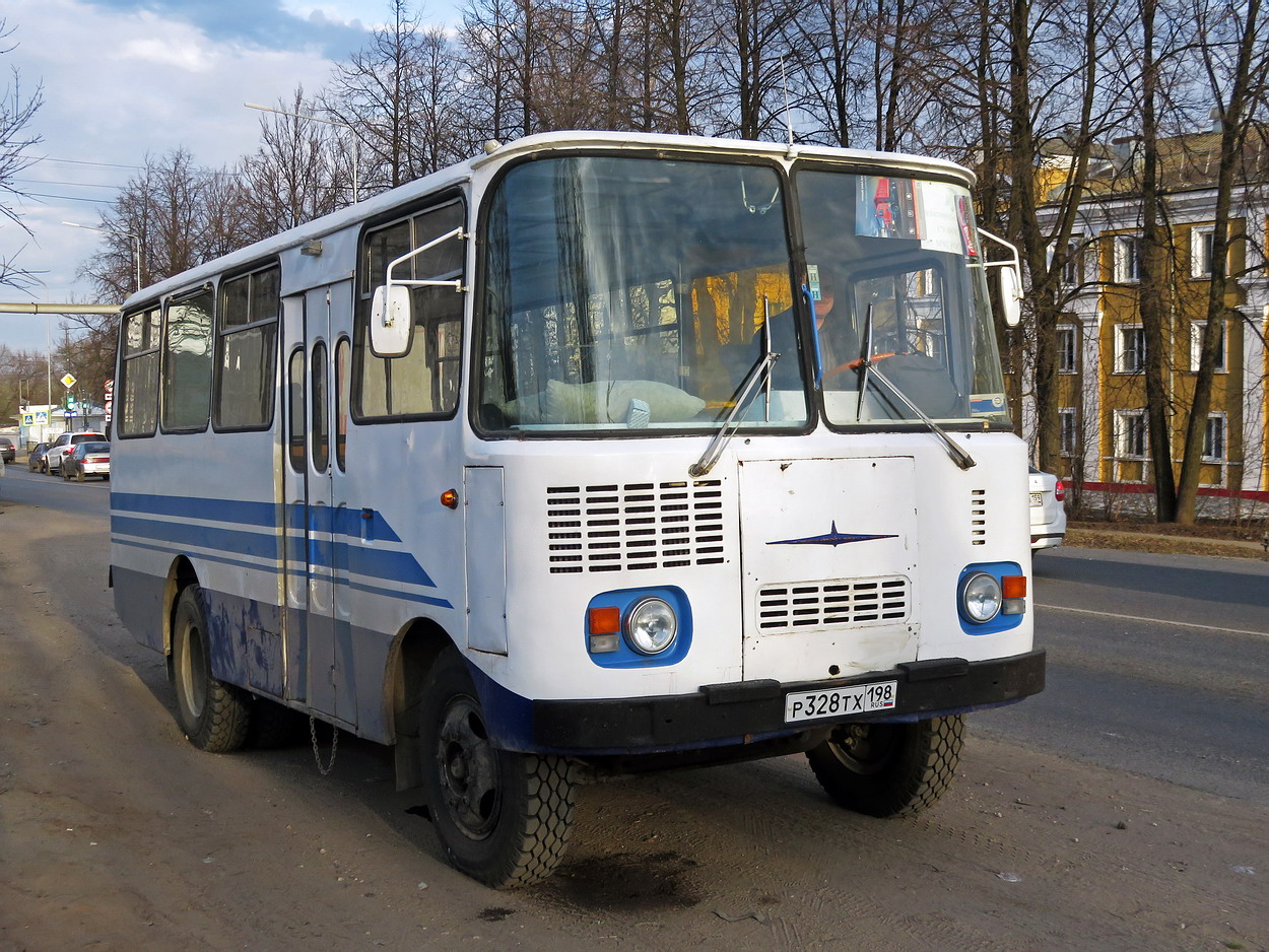 Санкт-Петербург, Таджикистан-3205 № Р 328 ТХ 198