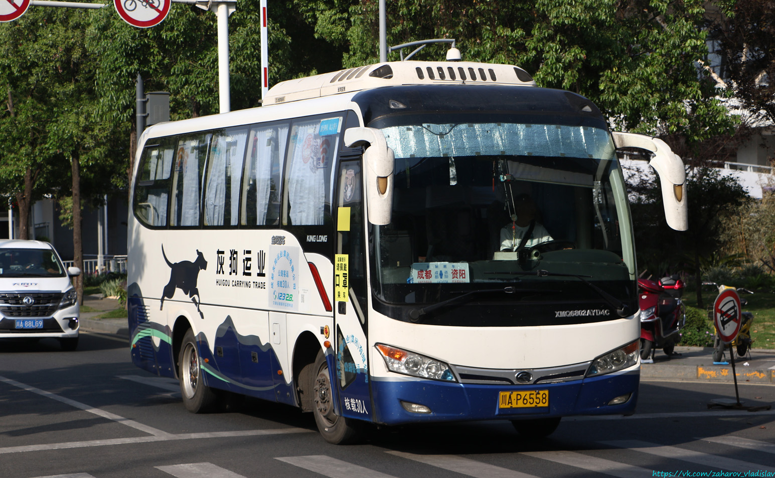 Китай, King Long XMQ6802AYD4C № 川A P6558