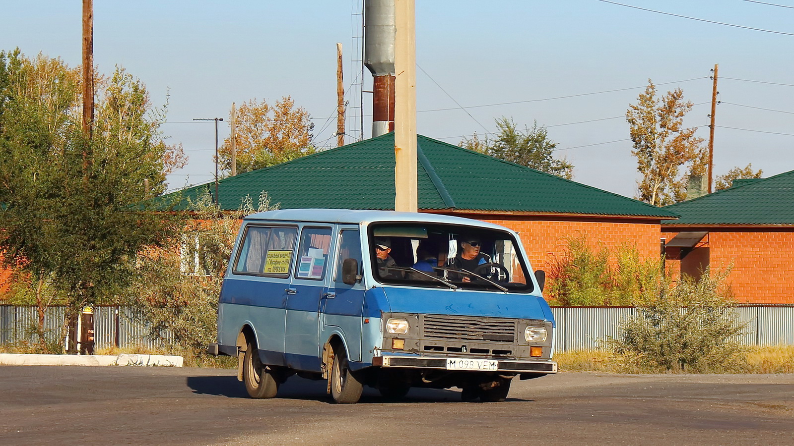 Карагандинская область, РАФ-22038-02 № M 098 VEM