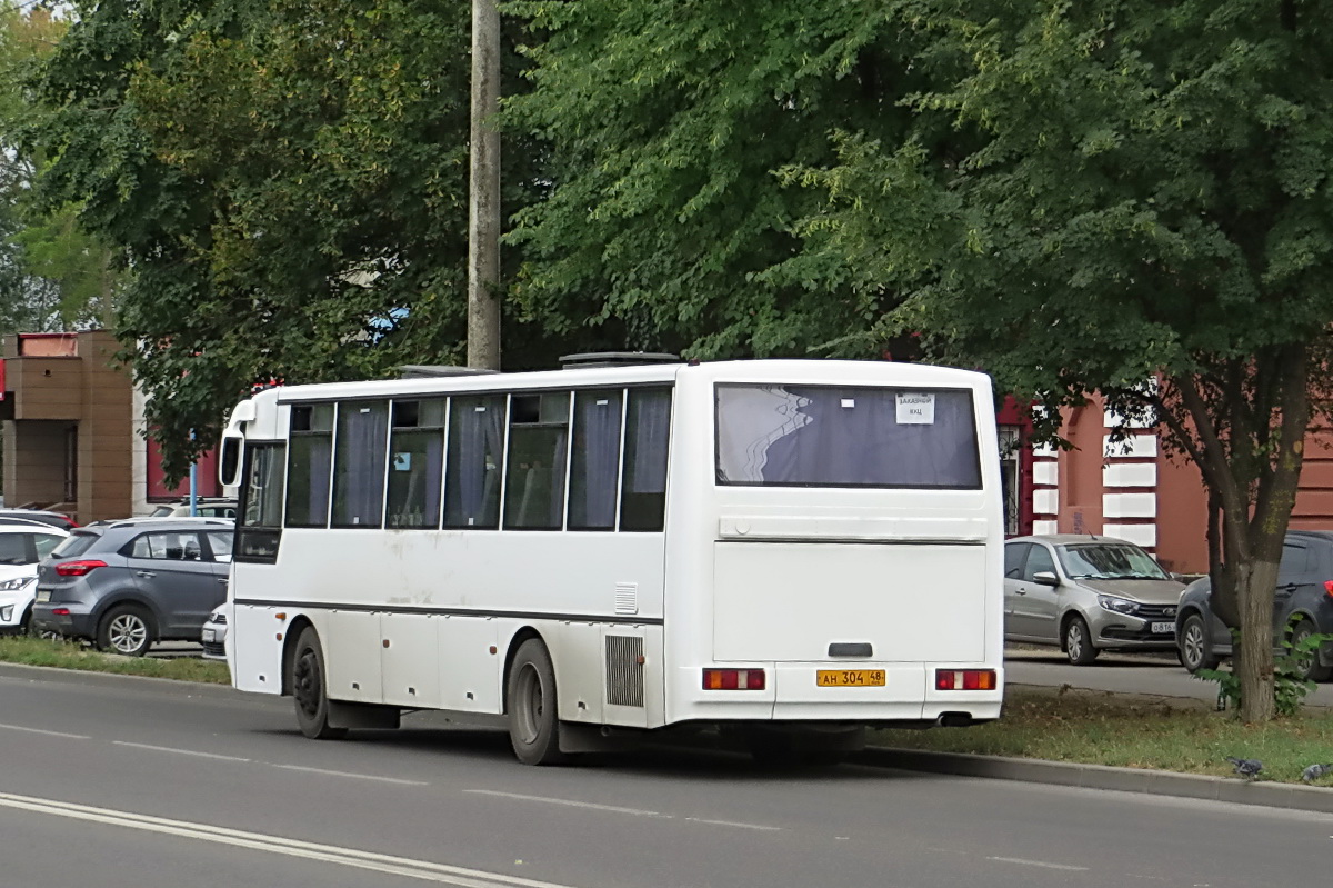 Липецкая область, КАвЗ-4238-62 № АН 304 48