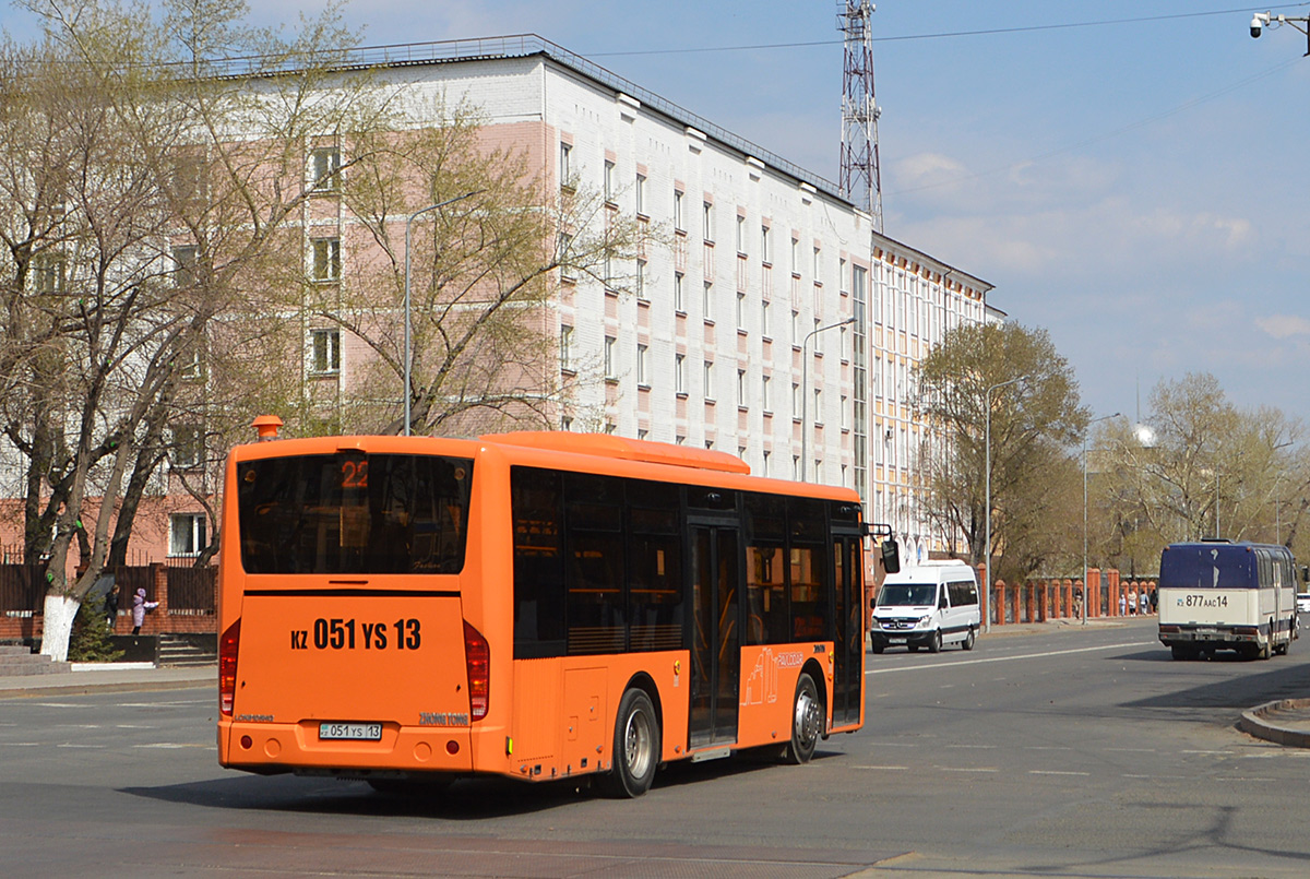 Павлодарская область, Zhong Tong LCK6105HG Fashion (СемАЗ) № 051 YS 13