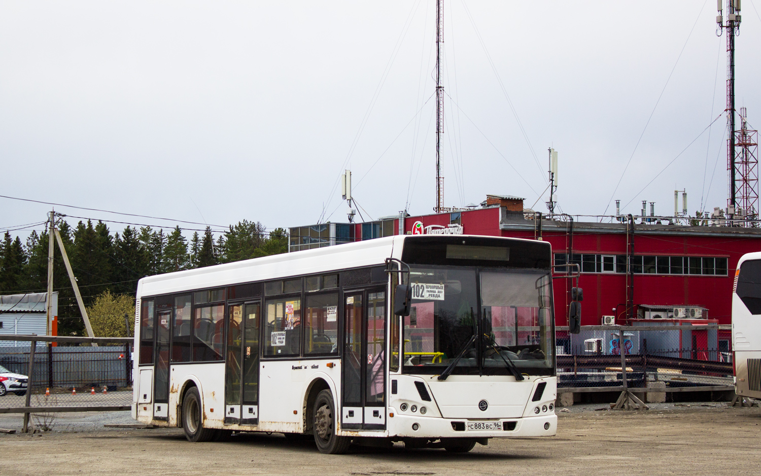 Свердловская область, КАвЗ-4239 № С 883 ВС 96