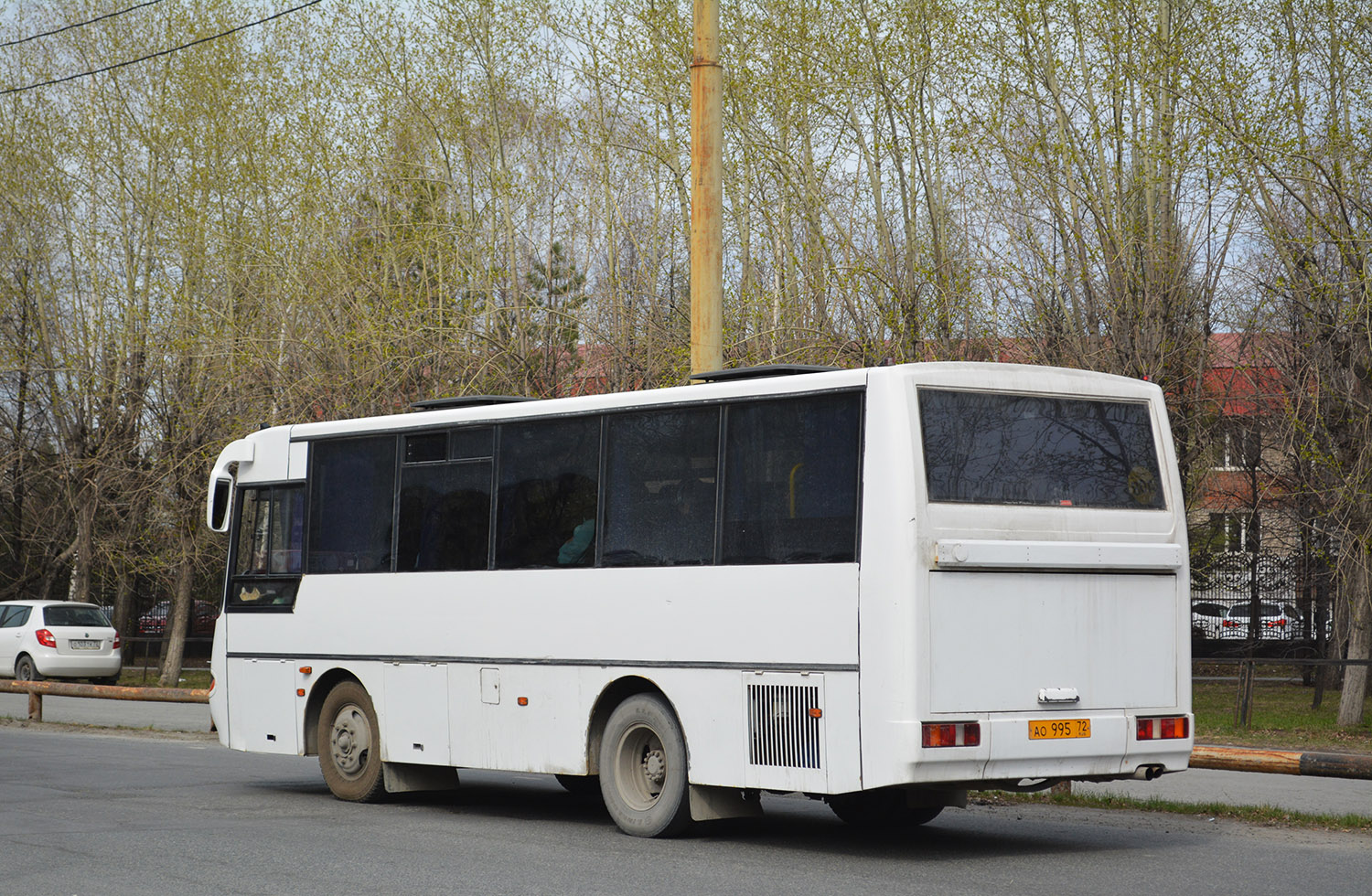 Тюменская область, КАвЗ-4235-62 № АО 995 72