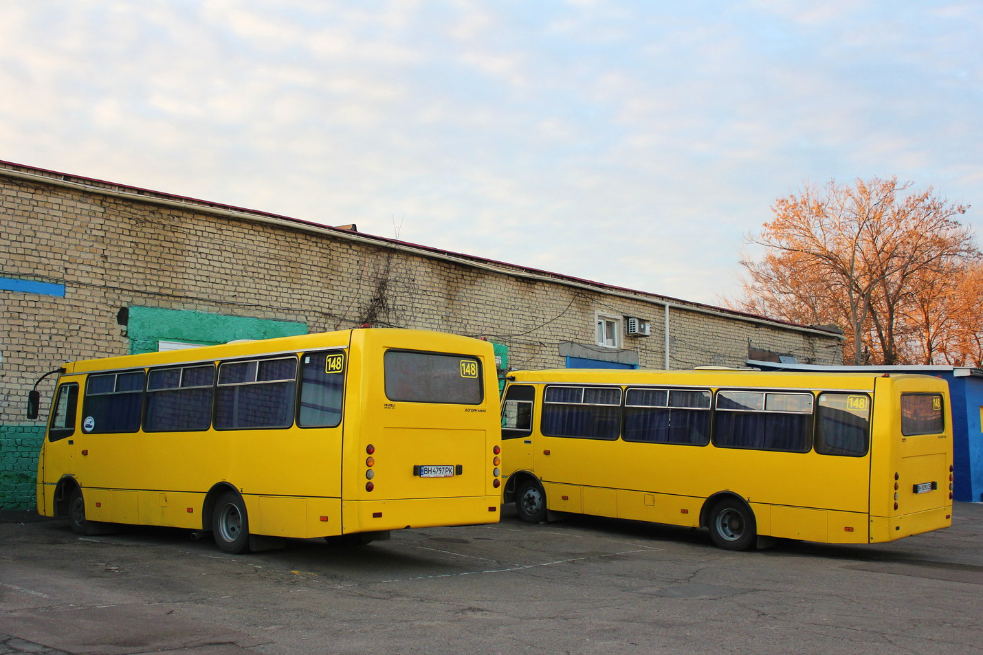 Одесская область, Богдан А09202 (ЛуАЗ) № 571; Одесская область, Богдан А09202 № 348