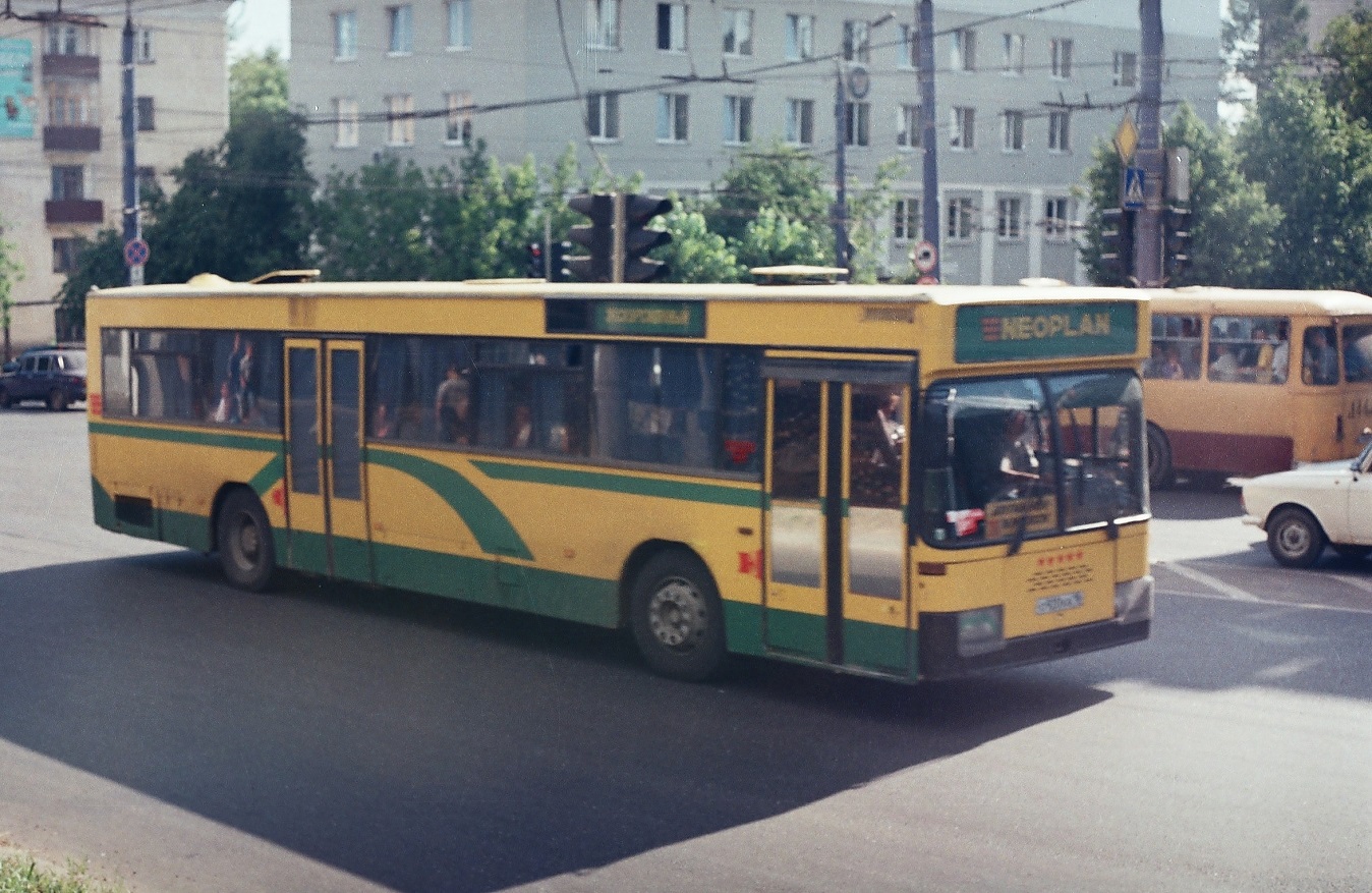 Udmurtia, Neoplan N416SL # АА 687 18