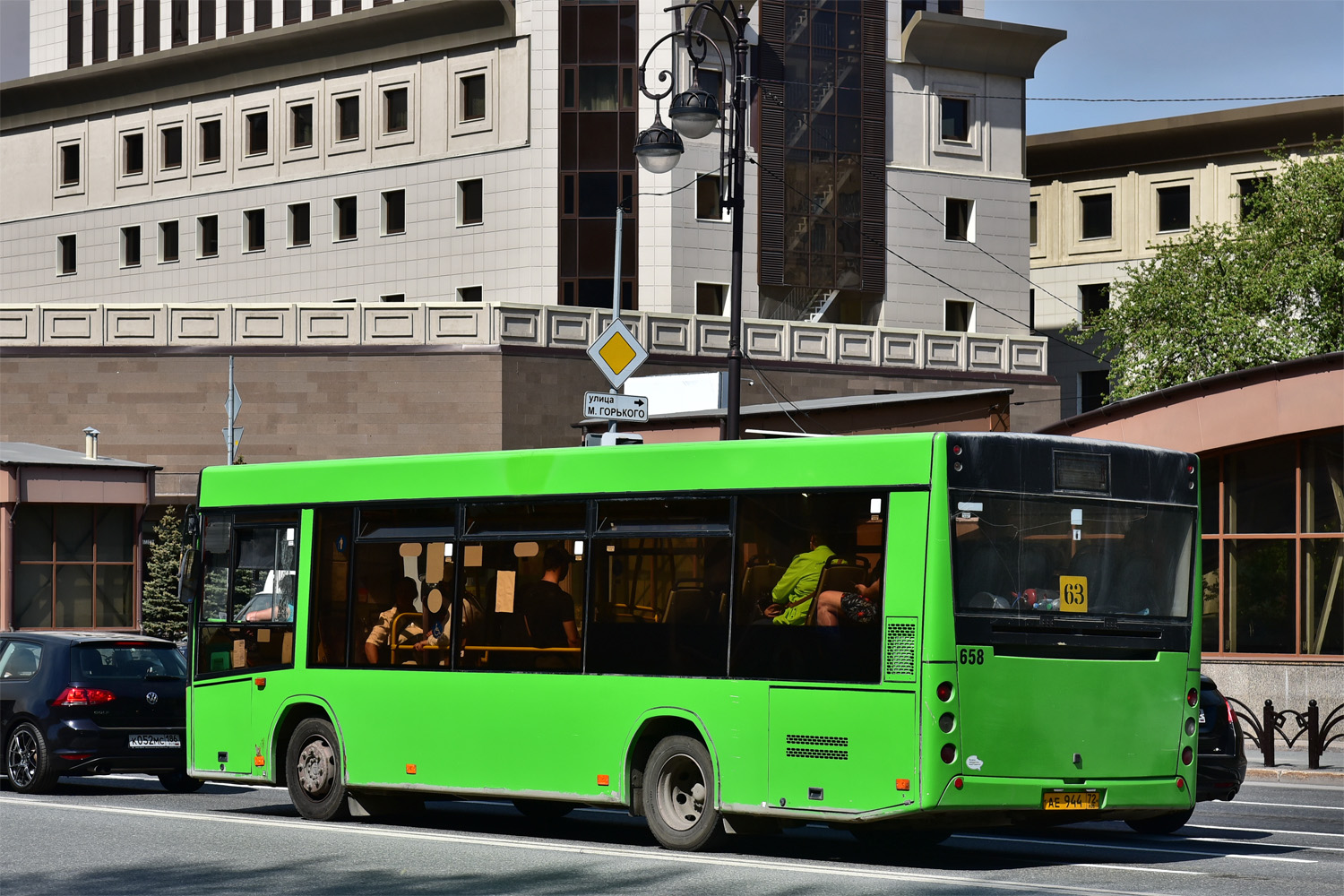 Тюменская область, МАЗ-206.068 № 658