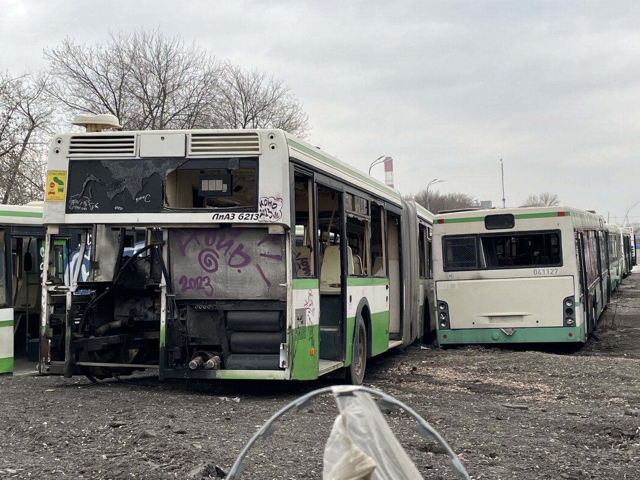 Москва, ЛиАЗ-6213.20 № 040676; Москва, МАЗ-107.466 № 041127 Москва, ЛиАЗ-6213.20 № 040676; Москва, МАЗ-107.466 № 041127