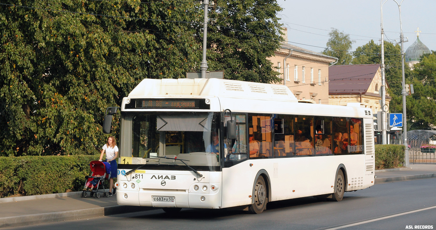 Novgorod region, LiAZ-5292.67 (CNG) # 811