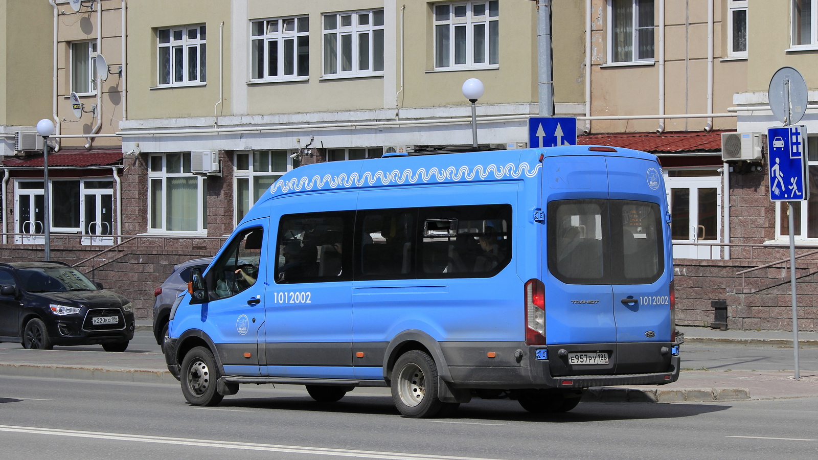 Ханты-Мансийский АО, Ford Transit FBD [RUS] (Z6F.ESG.) № Е 957 РУ 186