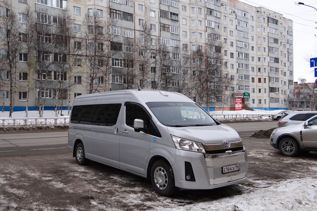 Ханты-Мансийский АО, Toyota HiAce GDH322L № Е 164 СК 186
