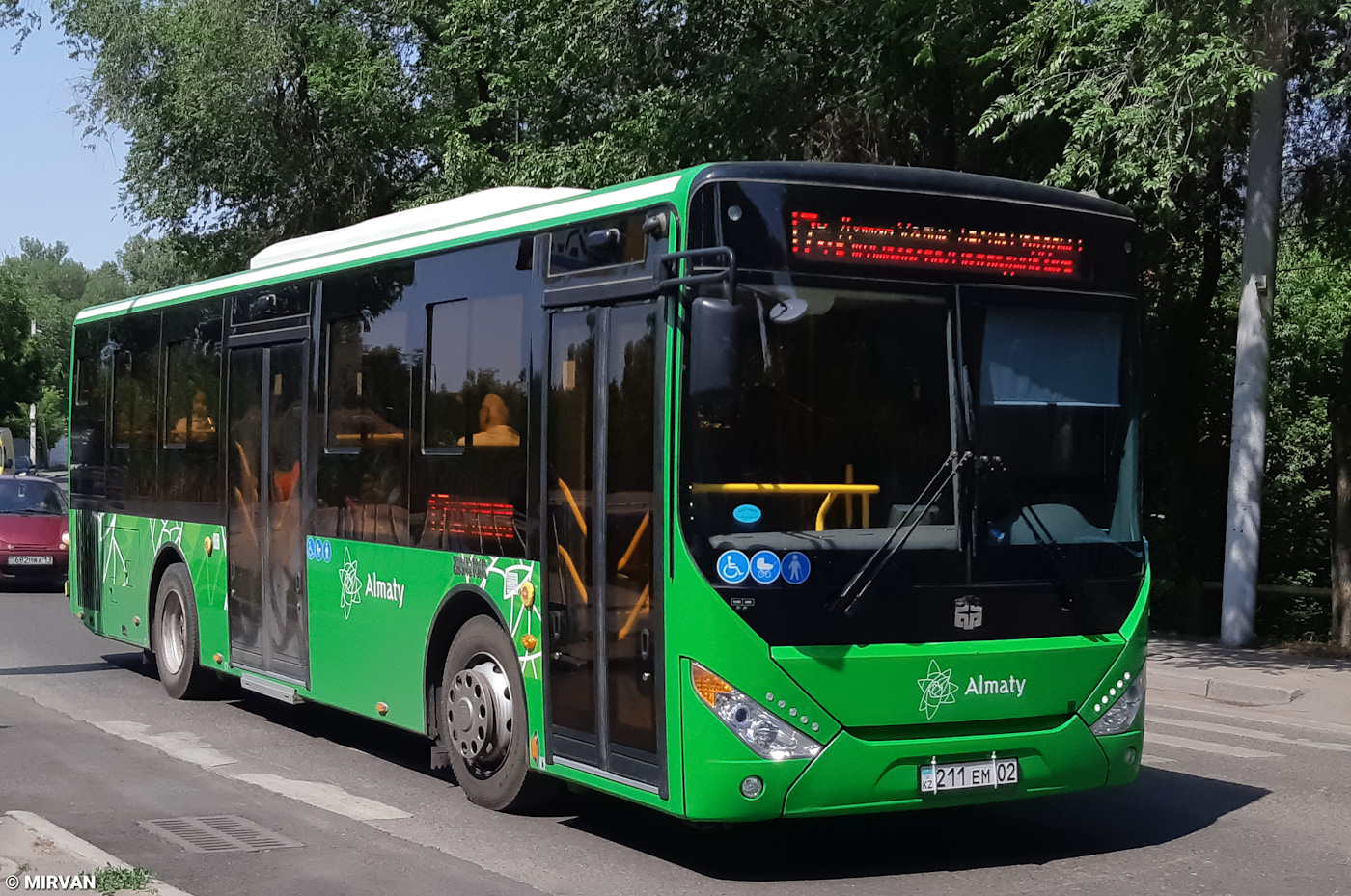 Алматы, Zhong Tong LCK6105HG № 211 EM 02