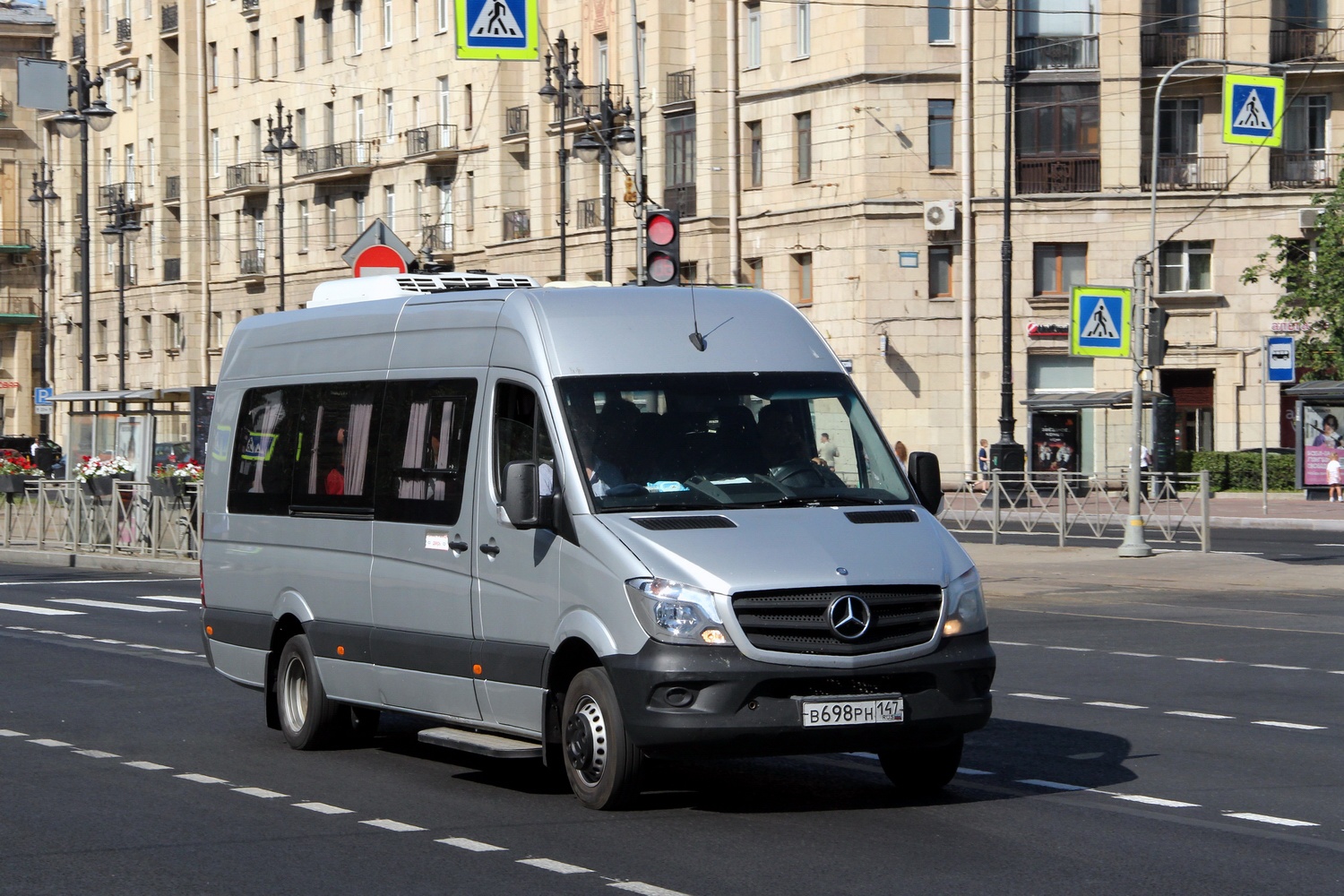 Ленинградская область, Луидор-223602 (MB Sprinter) № В 698 РН 147