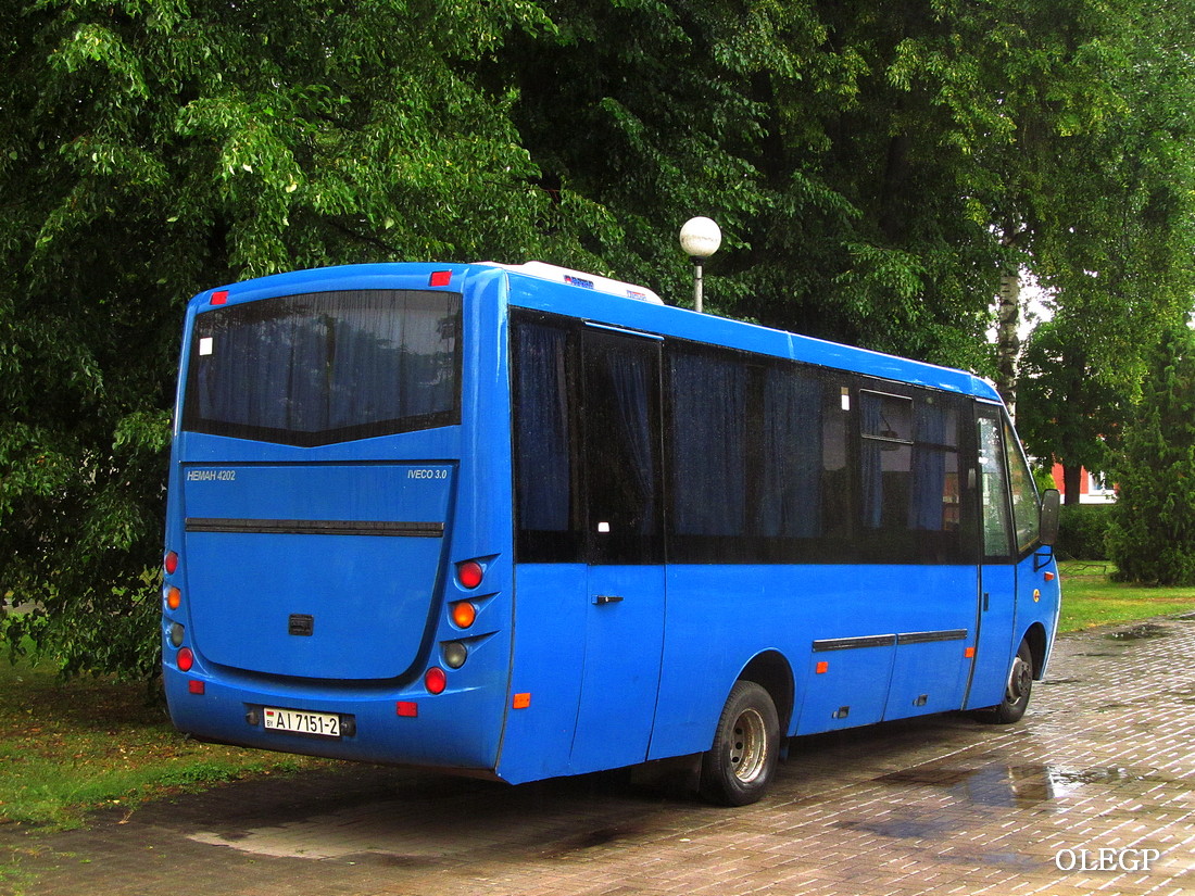 Витебская область, Неман-420224-11 № АІ 7151-2