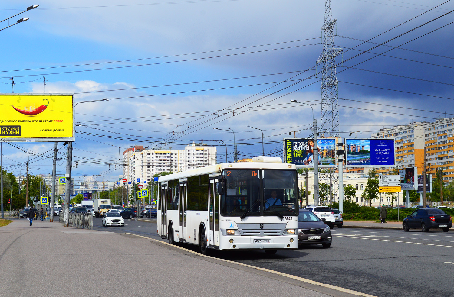 Sankt Petersburg, NefAZ-52994-40-42 Nr 5575