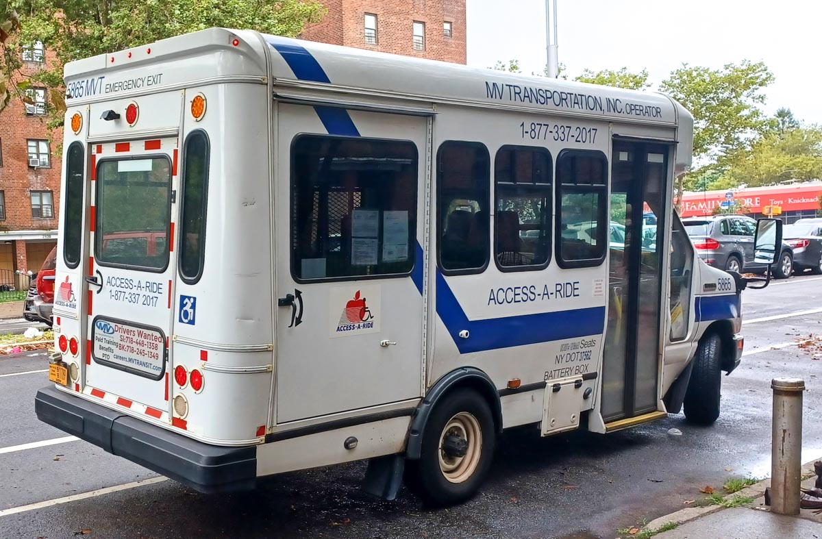 США, Coach & Equipment № 5865