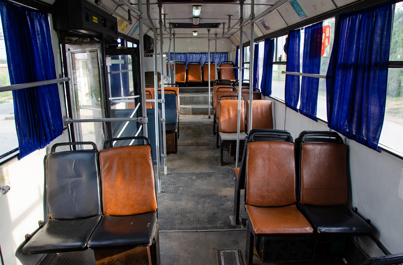 Волгоградская область, Волжанин-5270-10-02 № АМ 690 34