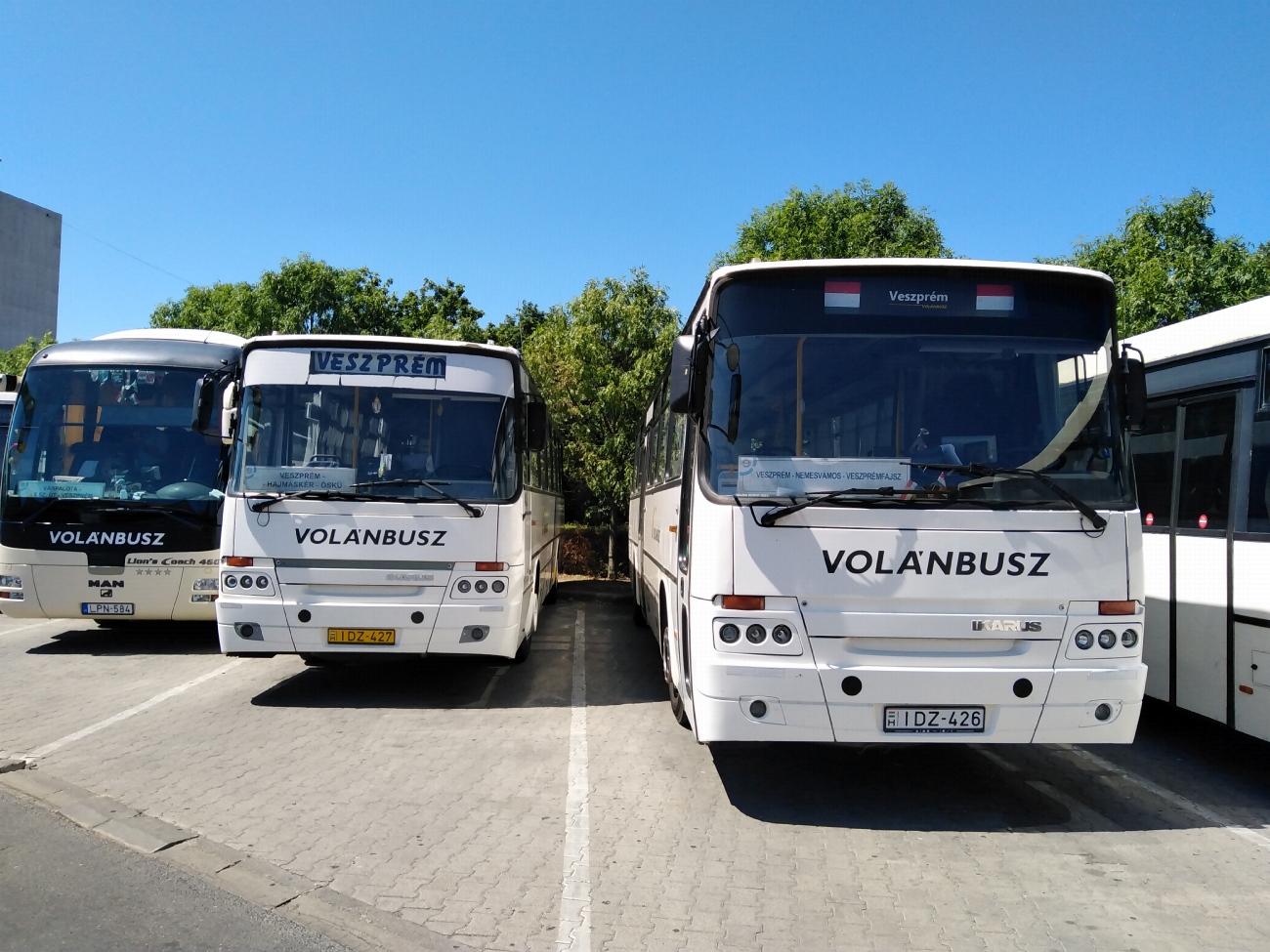 Венгрия, Ikarus C56.32 № IDZ-427; Венгрия, Ikarus C56.32 № IDZ-426